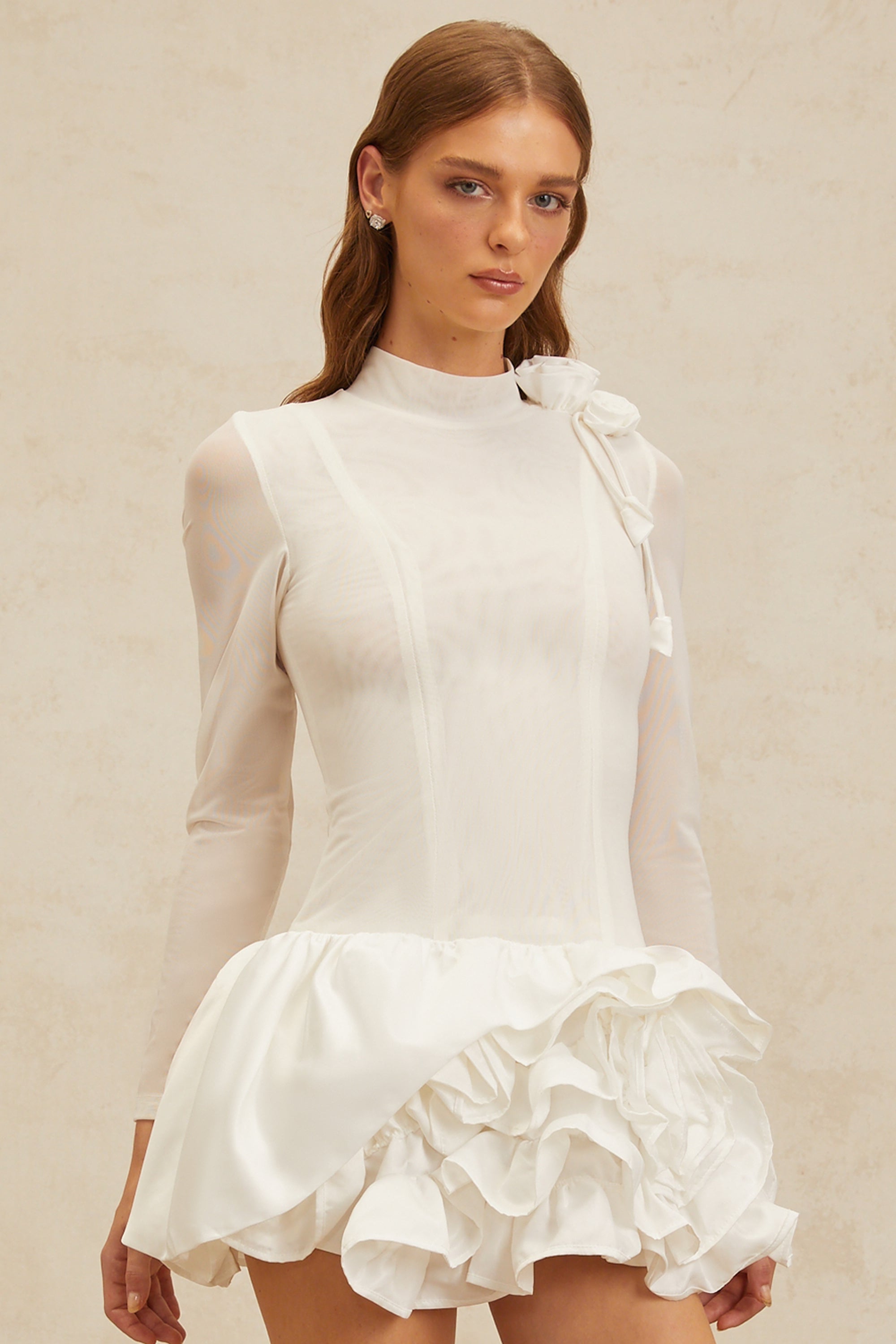 Mini-robe Léonor White 3D Petal Puff (Vente définitive - États-Unis uniquement)