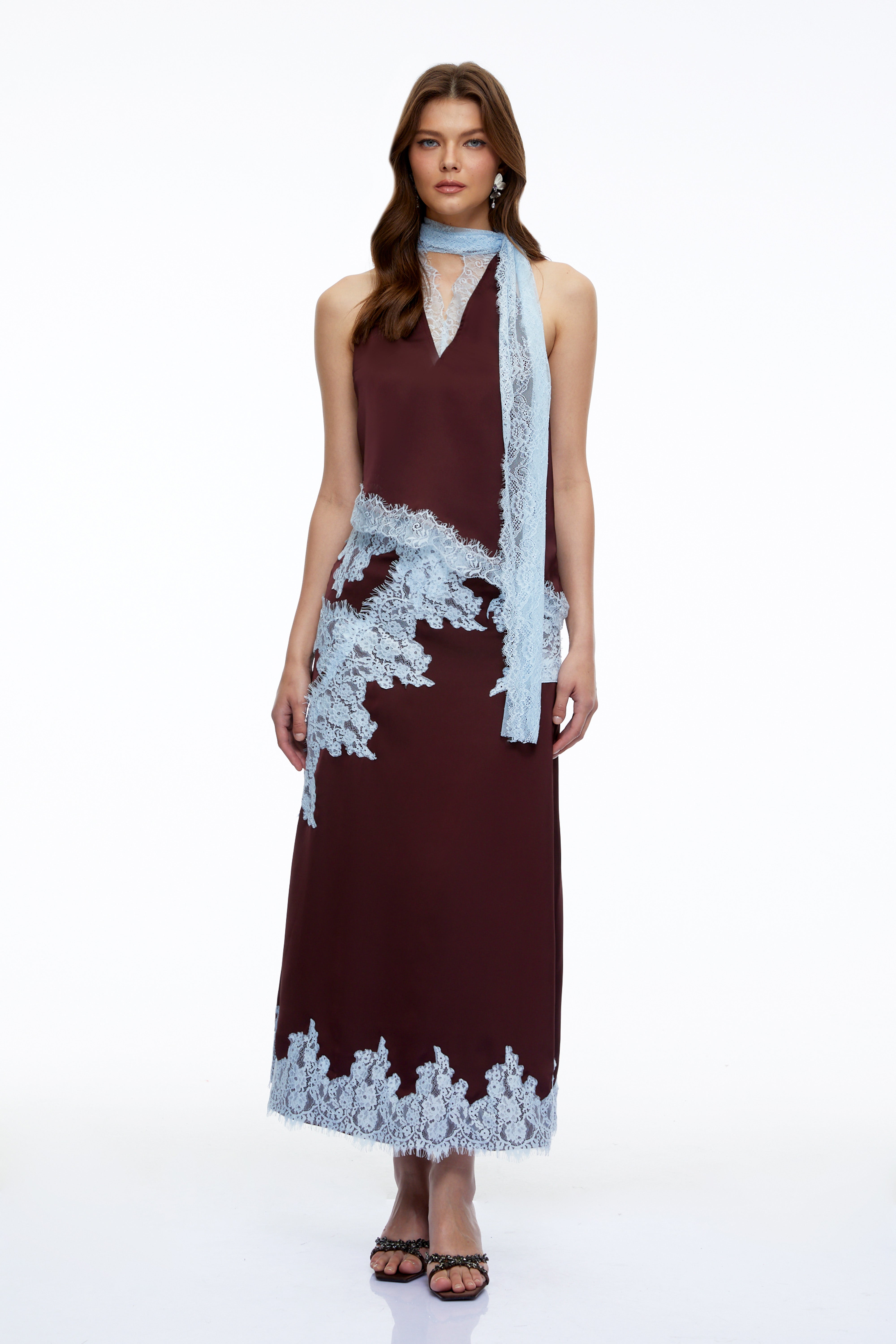 Ensemble haut et jupe en satin avec bordure en dentelle Maribel Brown