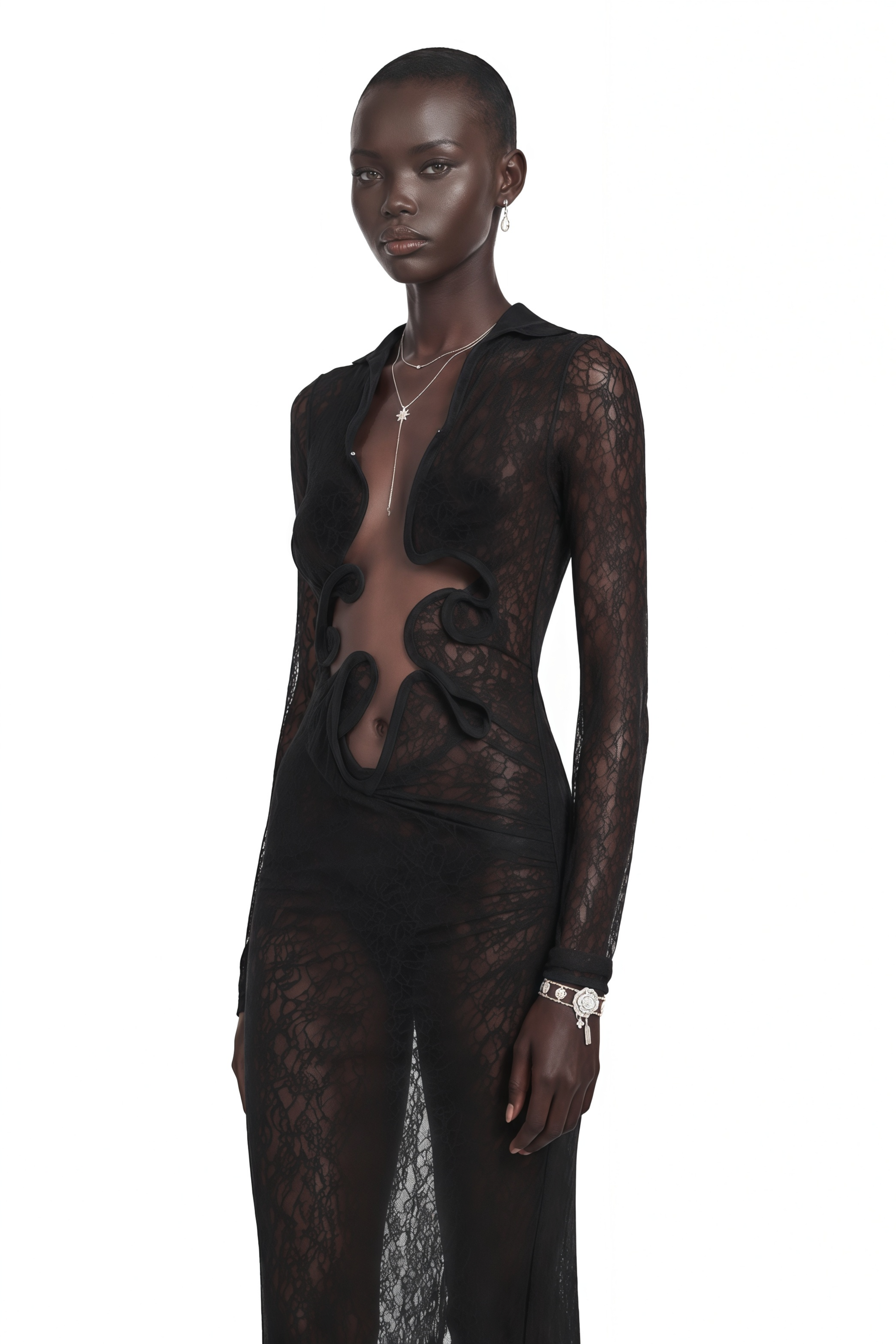 Robe longue en dentelle noire Noemie avec découpes