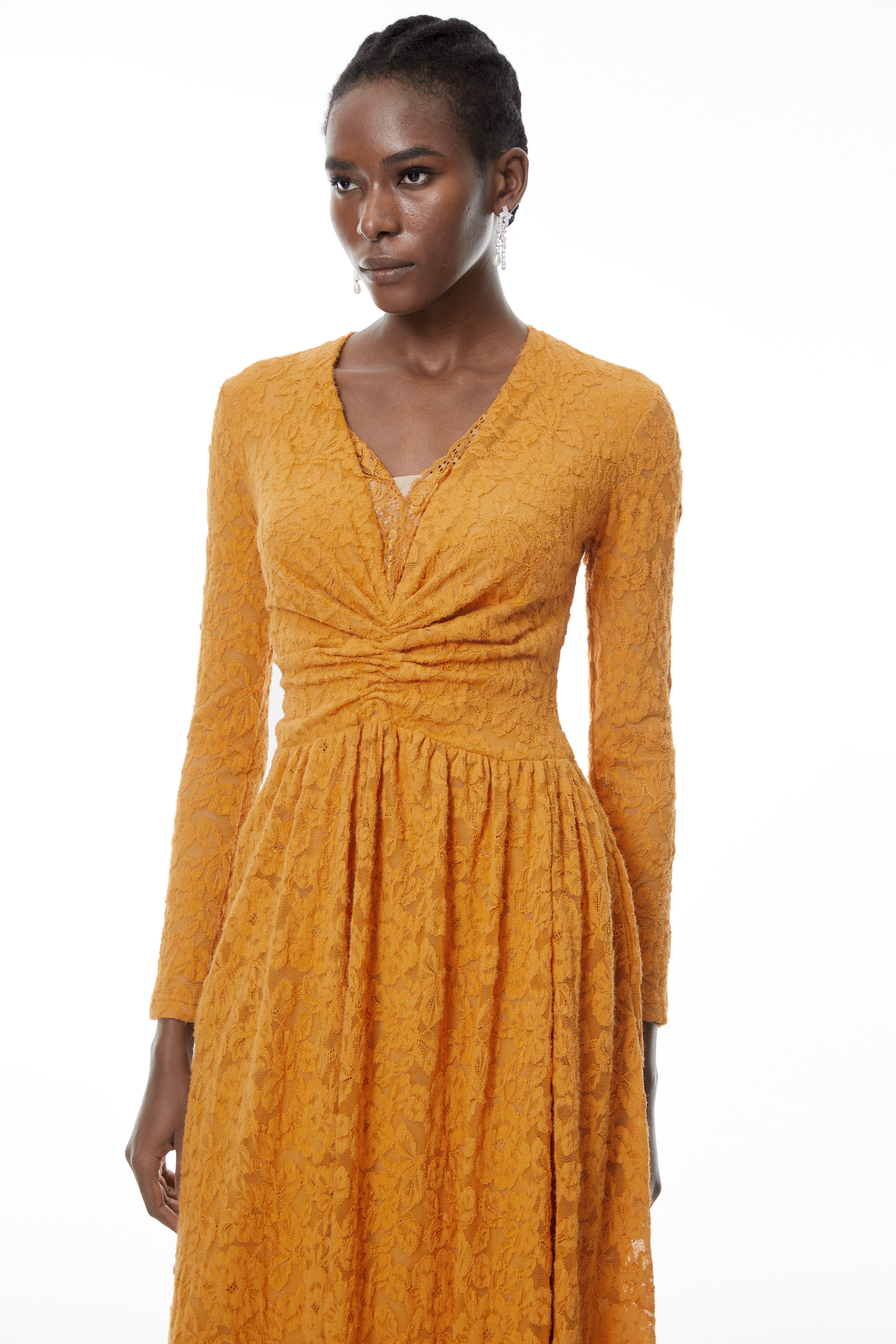 Robe longue à fronces en dentelle à fleurs jaune Posie (Vente définitive)