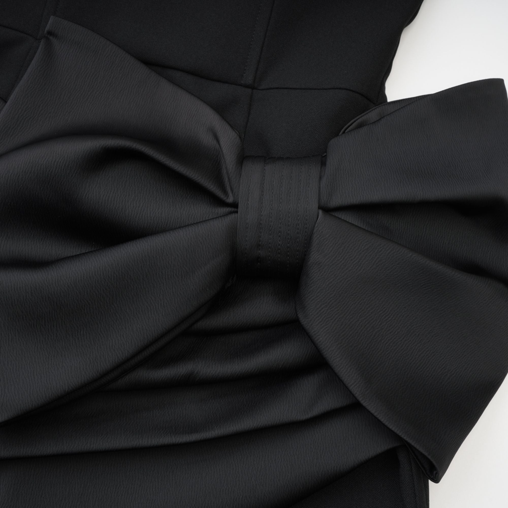 Lanetta Bowknot Asymmetrical Dress in Black