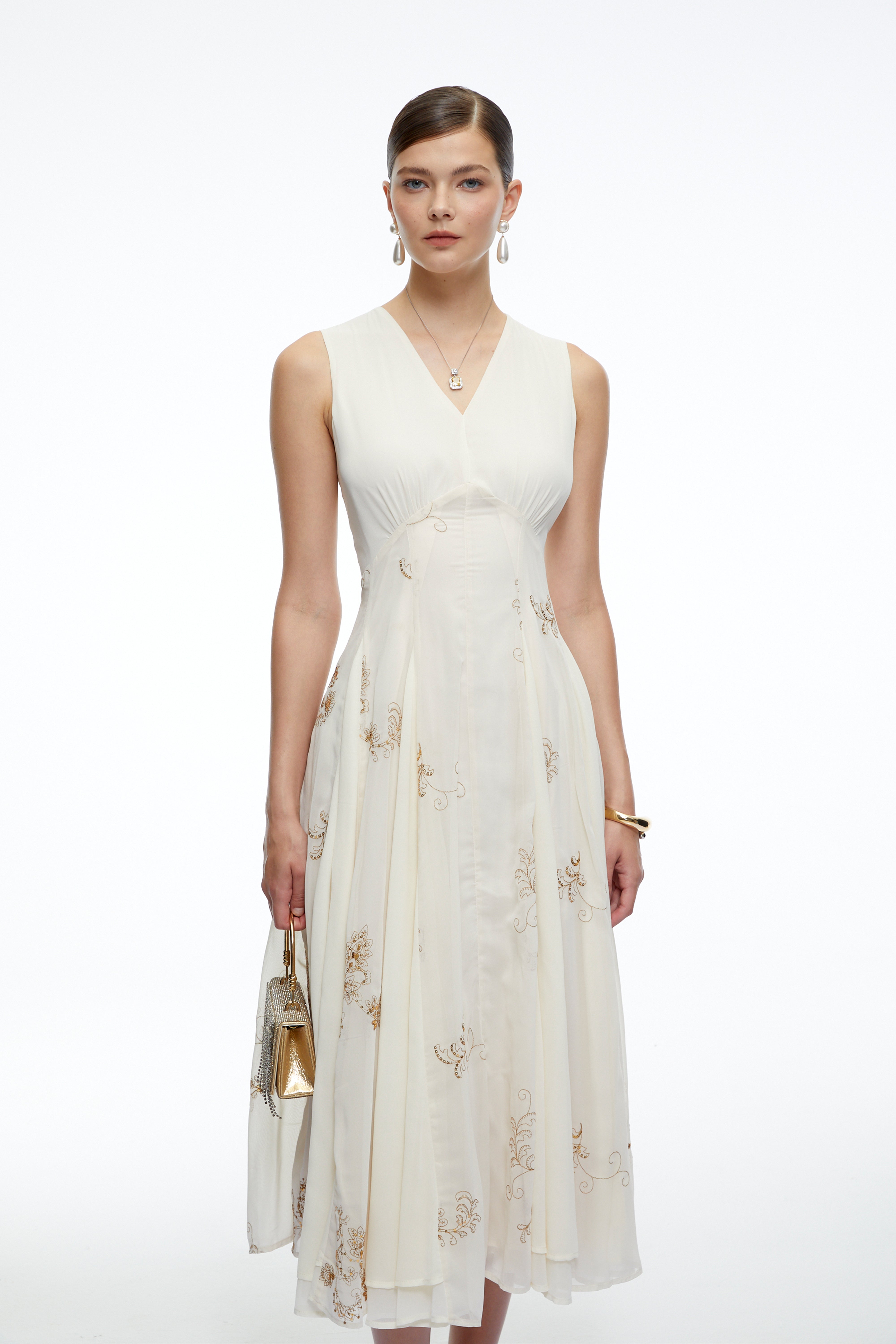 Robe midi « Sorrel White » à motifs floraux brodés