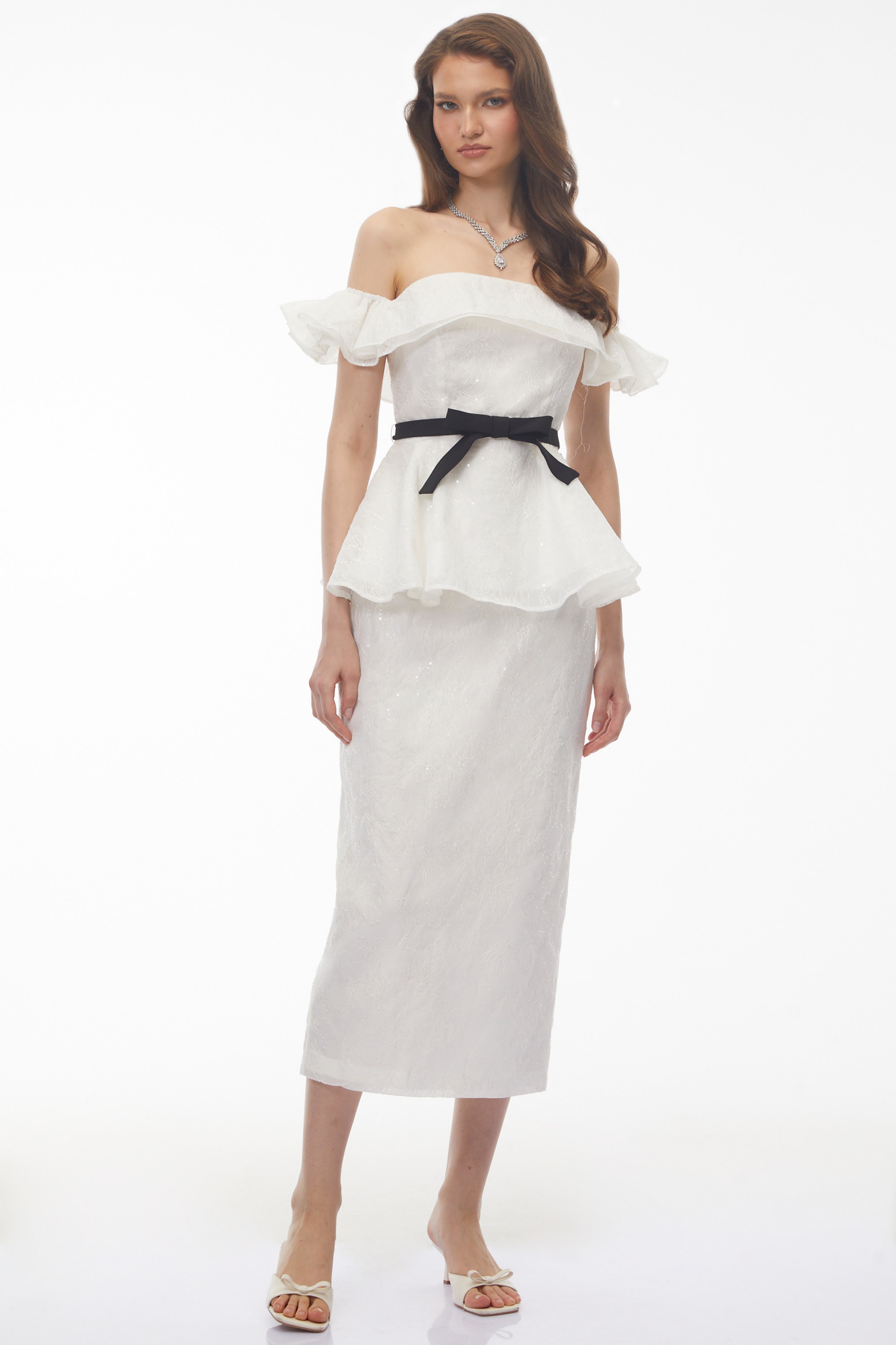 Ensemble Willow White : haut en dentelle à épaules dénudées et jupe midi (vente définitive)