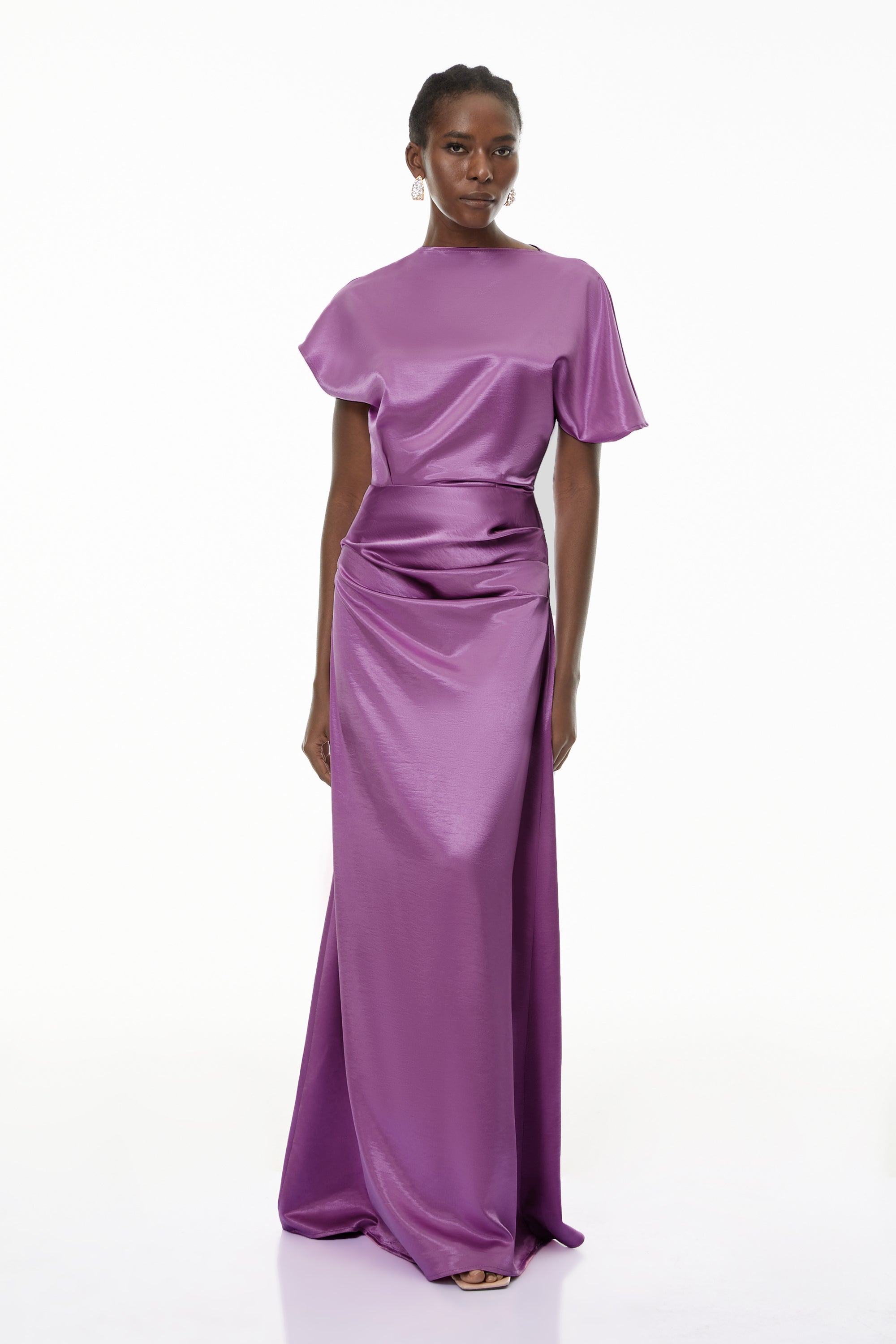 Robe longue asymétrique brillante Zuzanna Purple (Vente définitive - États-Unis uniquement)