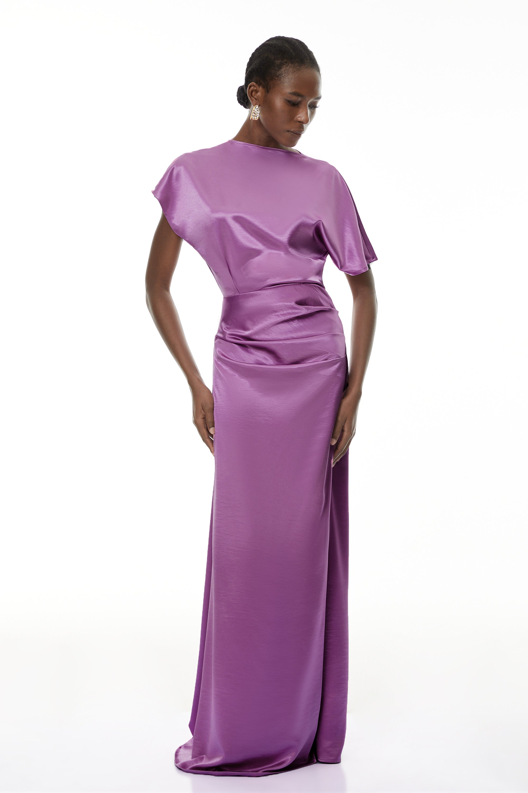 Robe longue asymétrique brillante Zuzanna Purple (Vente définitive - États-Unis uniquement)