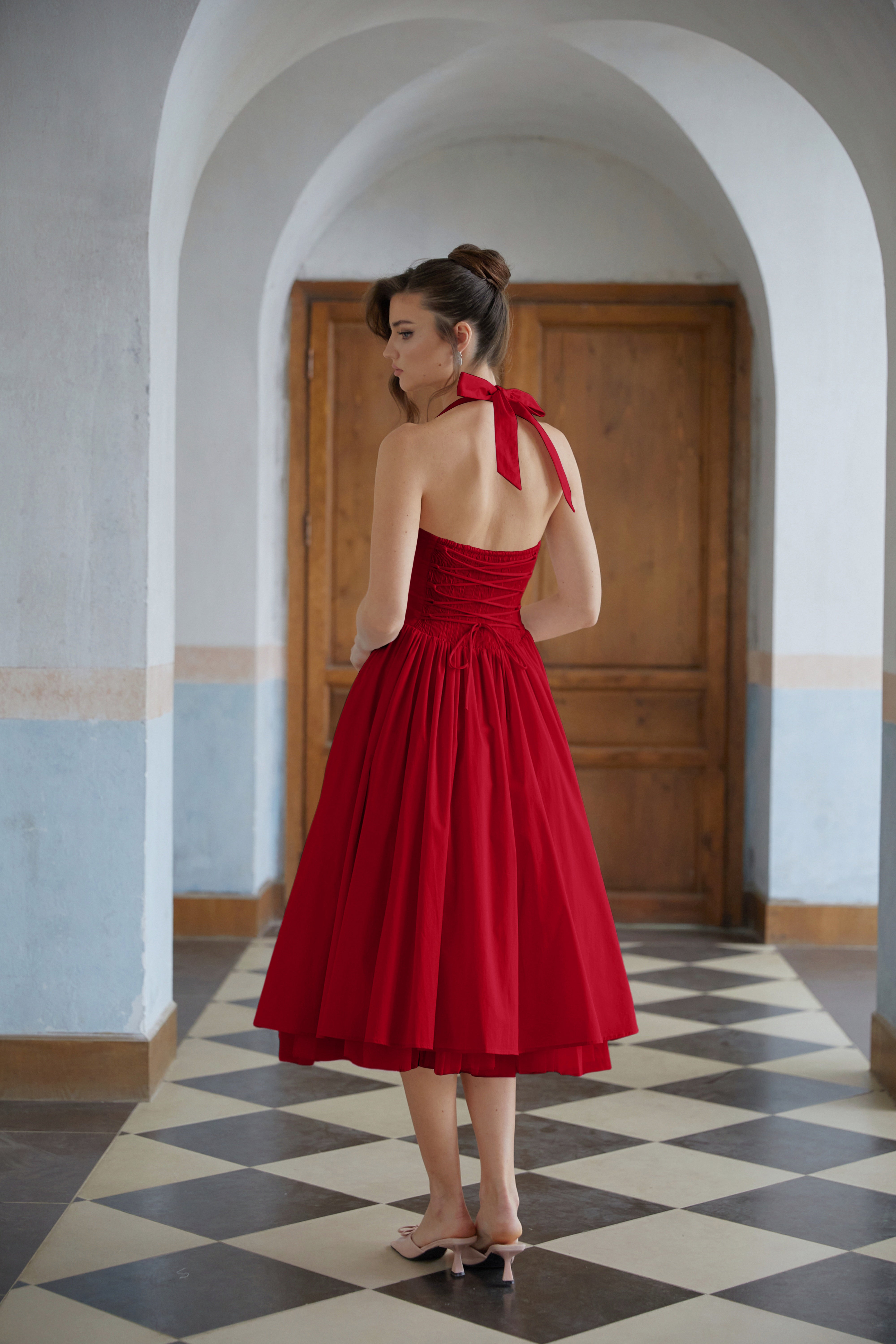 Robe midi Eponine rouge à volants et ourlet évasé
