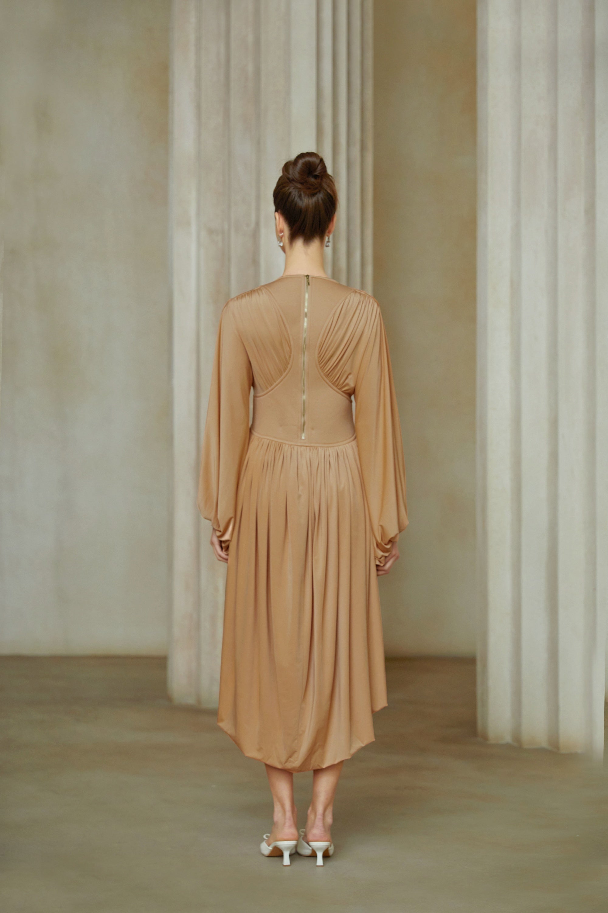 Robe midi plissée asymétrique Kenza Pink (Vente définitive)
