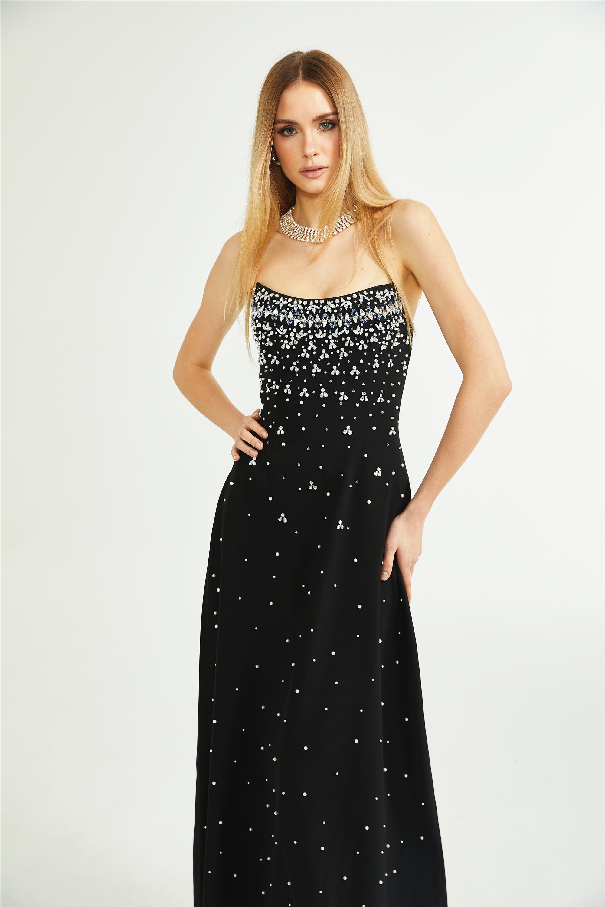 Robe longue noire ornée Melisande