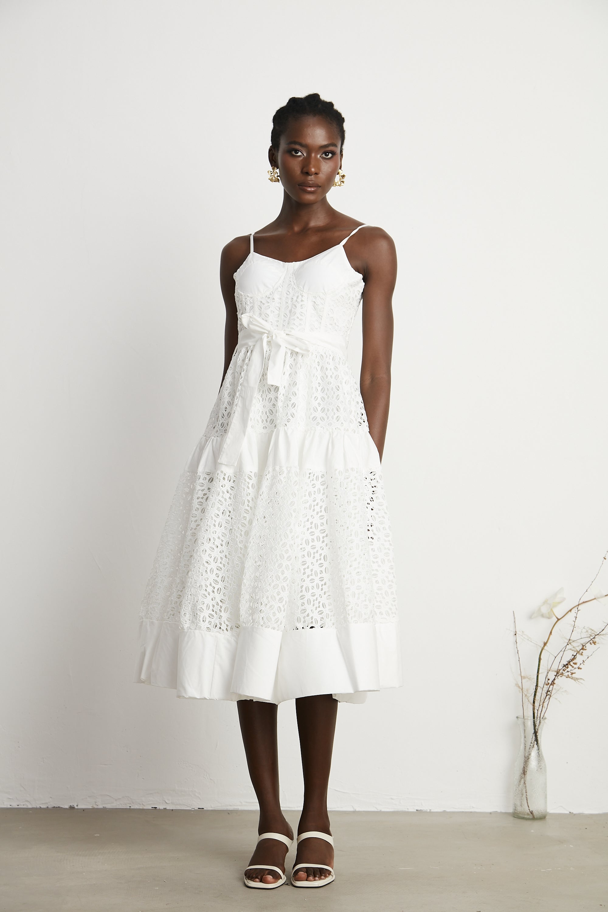Robe midi en coton à découpes et ceinture Catriona (Vente définitive - États-Unis uniquement)