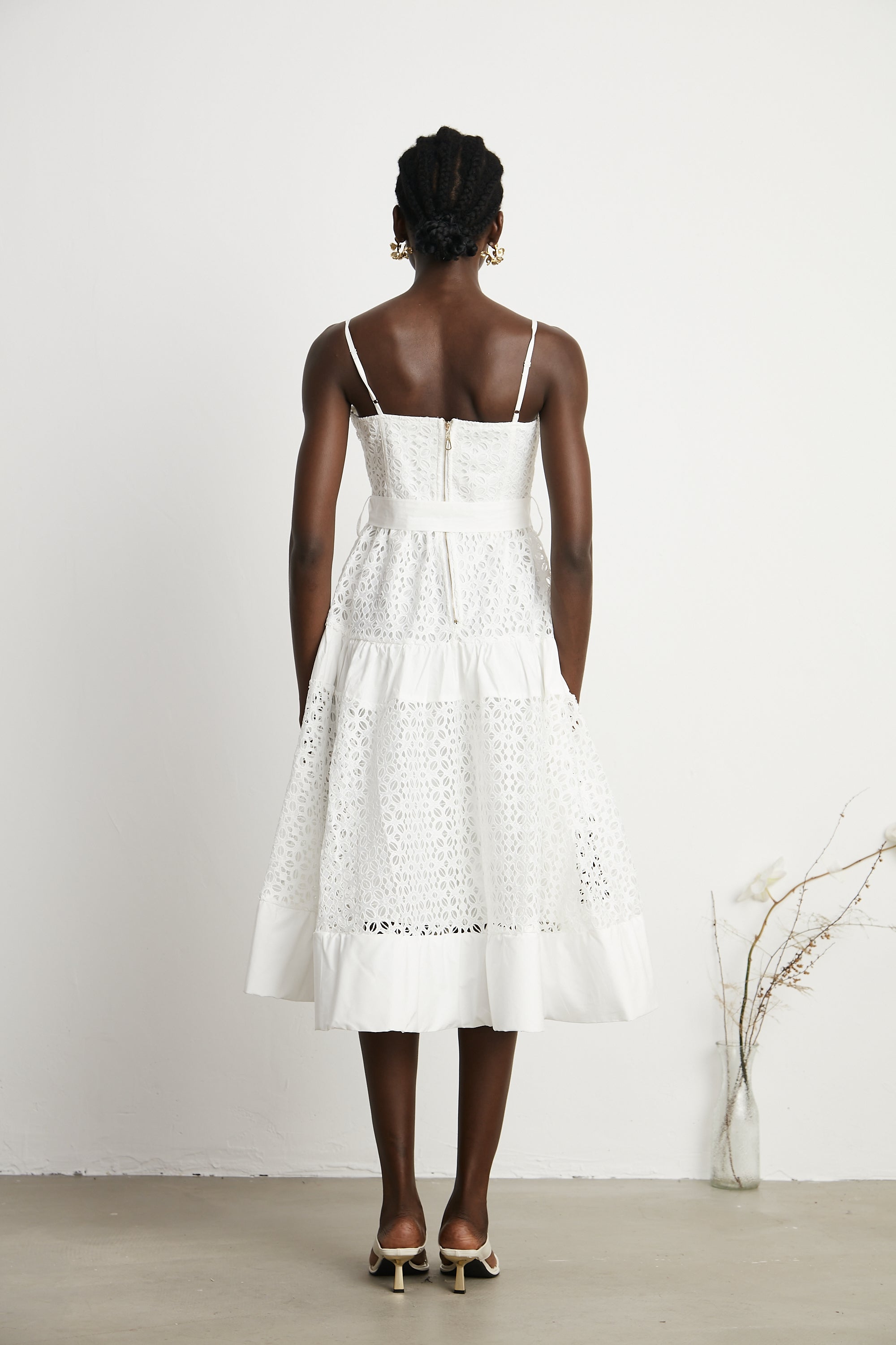 Robe midi en coton à découpes et ceinture Catriona (Vente définitive - États-Unis uniquement)