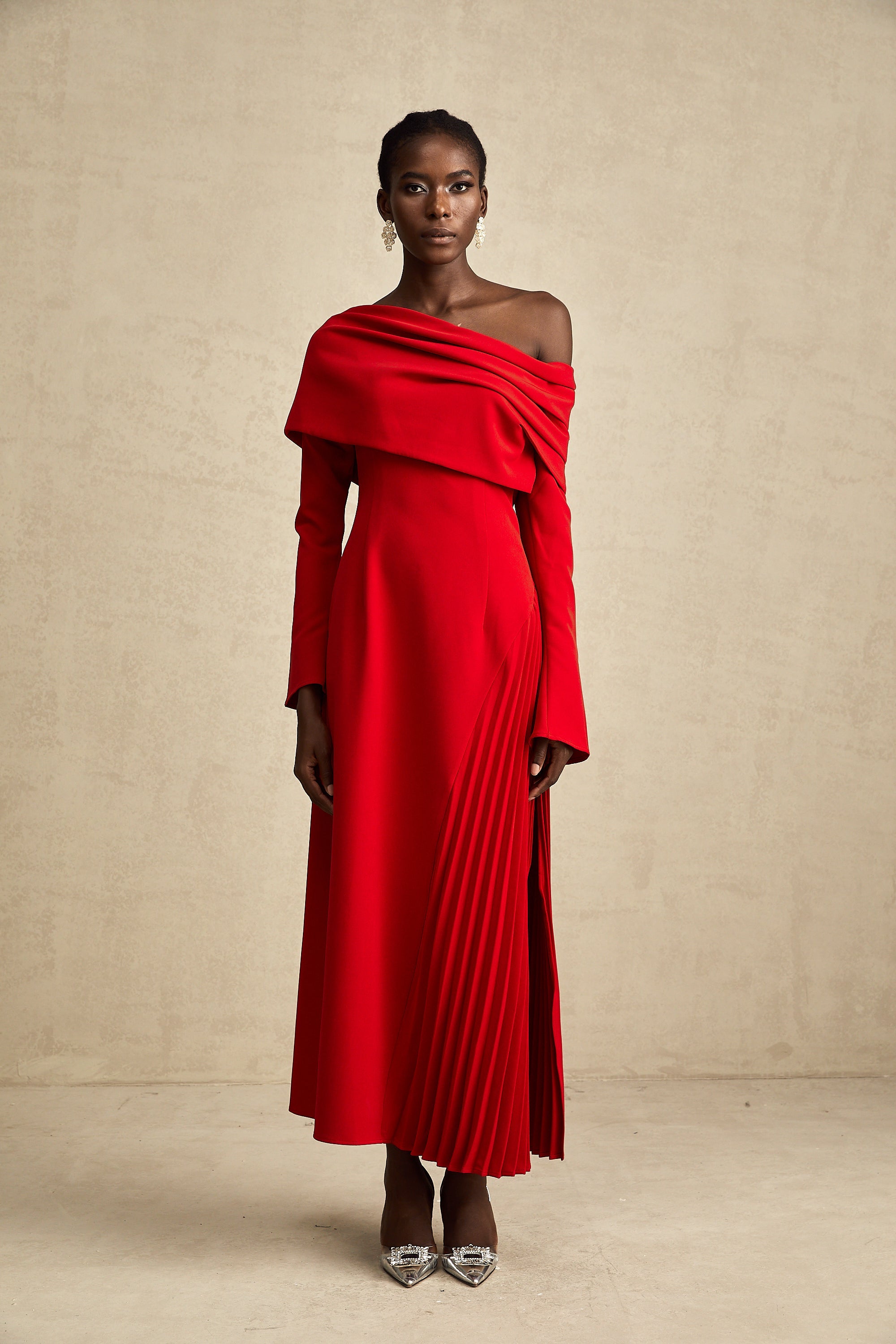 Robe longue plissée rouge « Valentine » avec fente haute (Vente définitive – États-Unis uniquement)