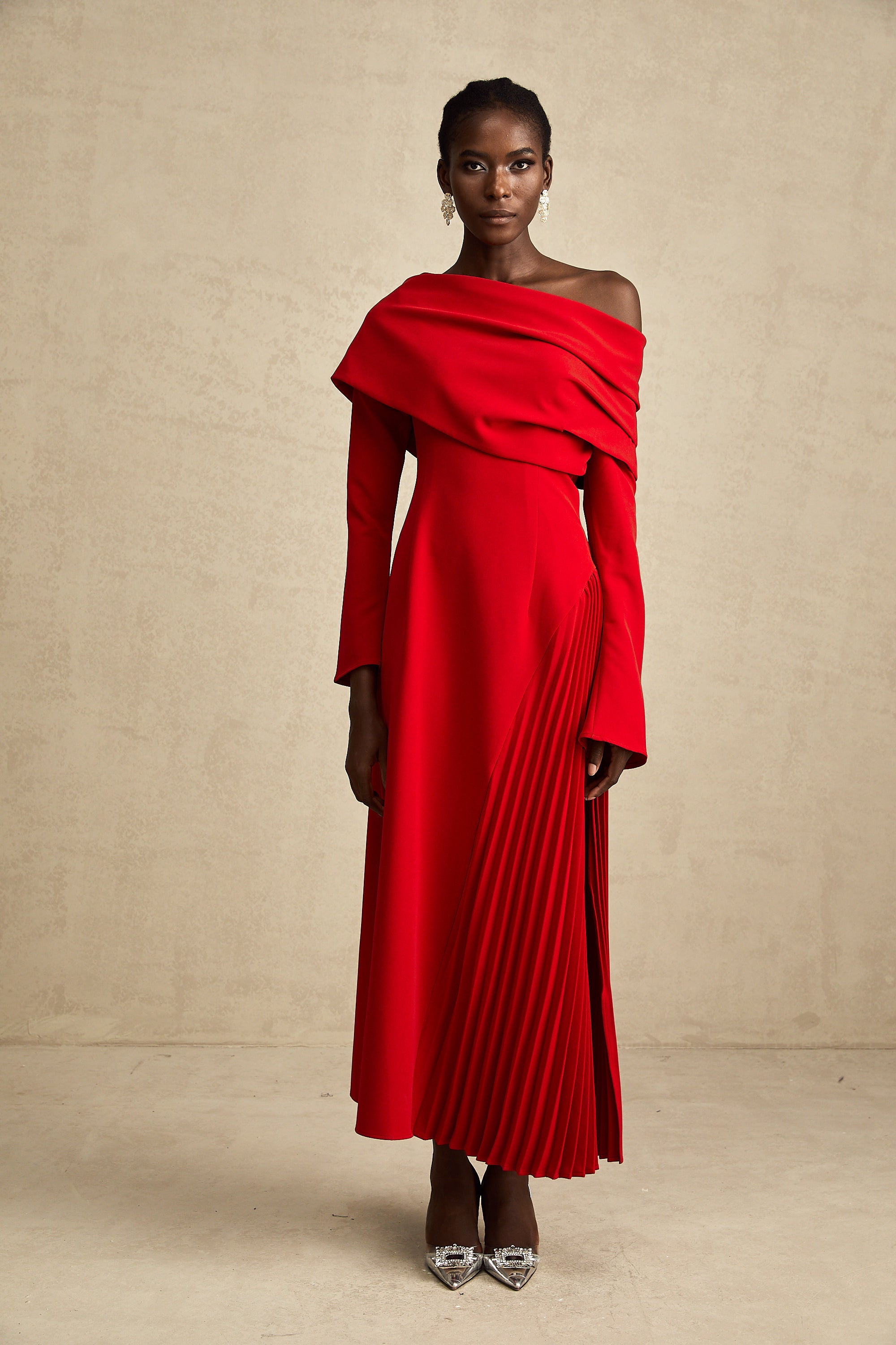 Robe longue plissée rouge « Valentine » avec fente haute (Vente définitive – États-Unis uniquement)