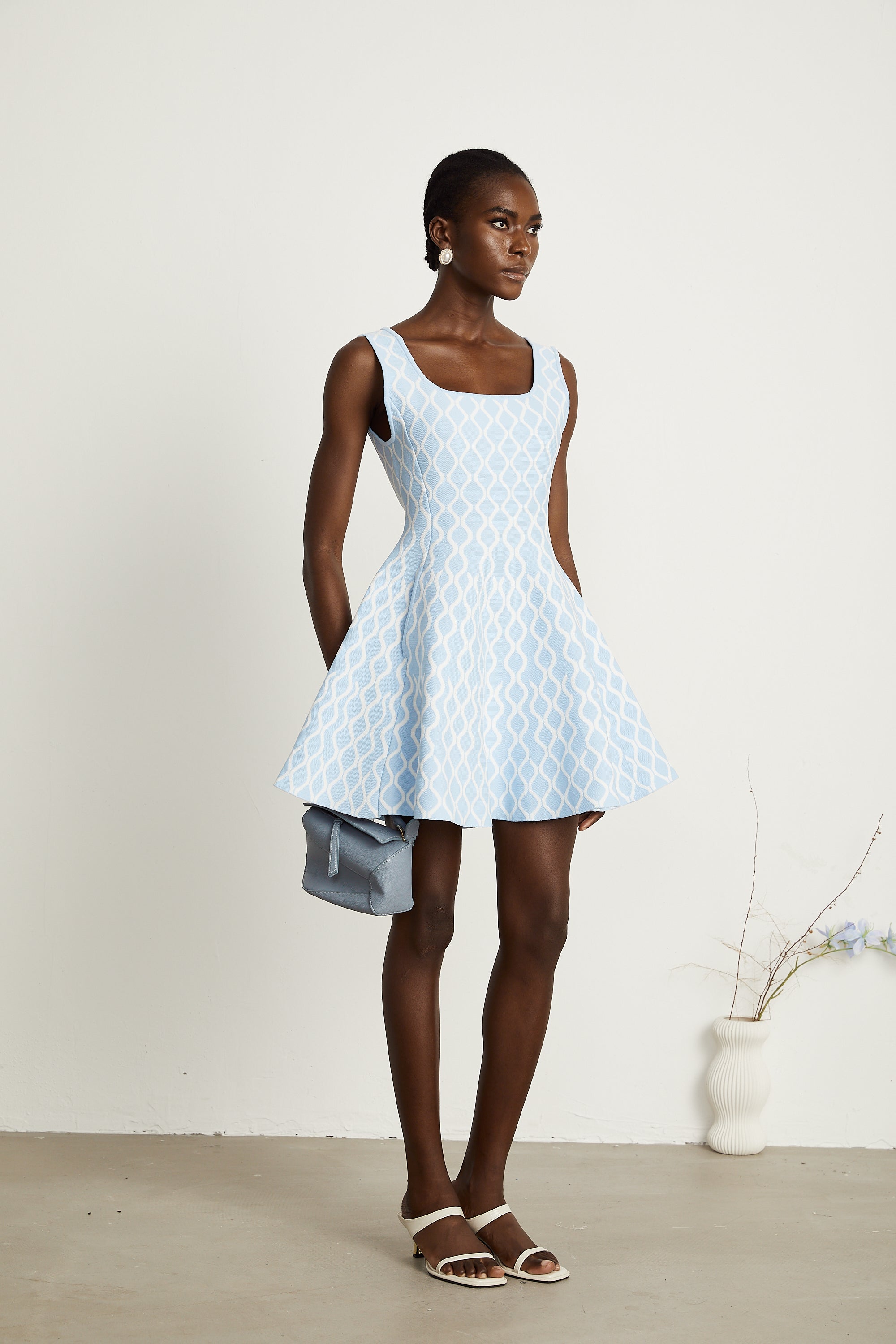 Mini-robe sans manches à motif jacquard Hélène