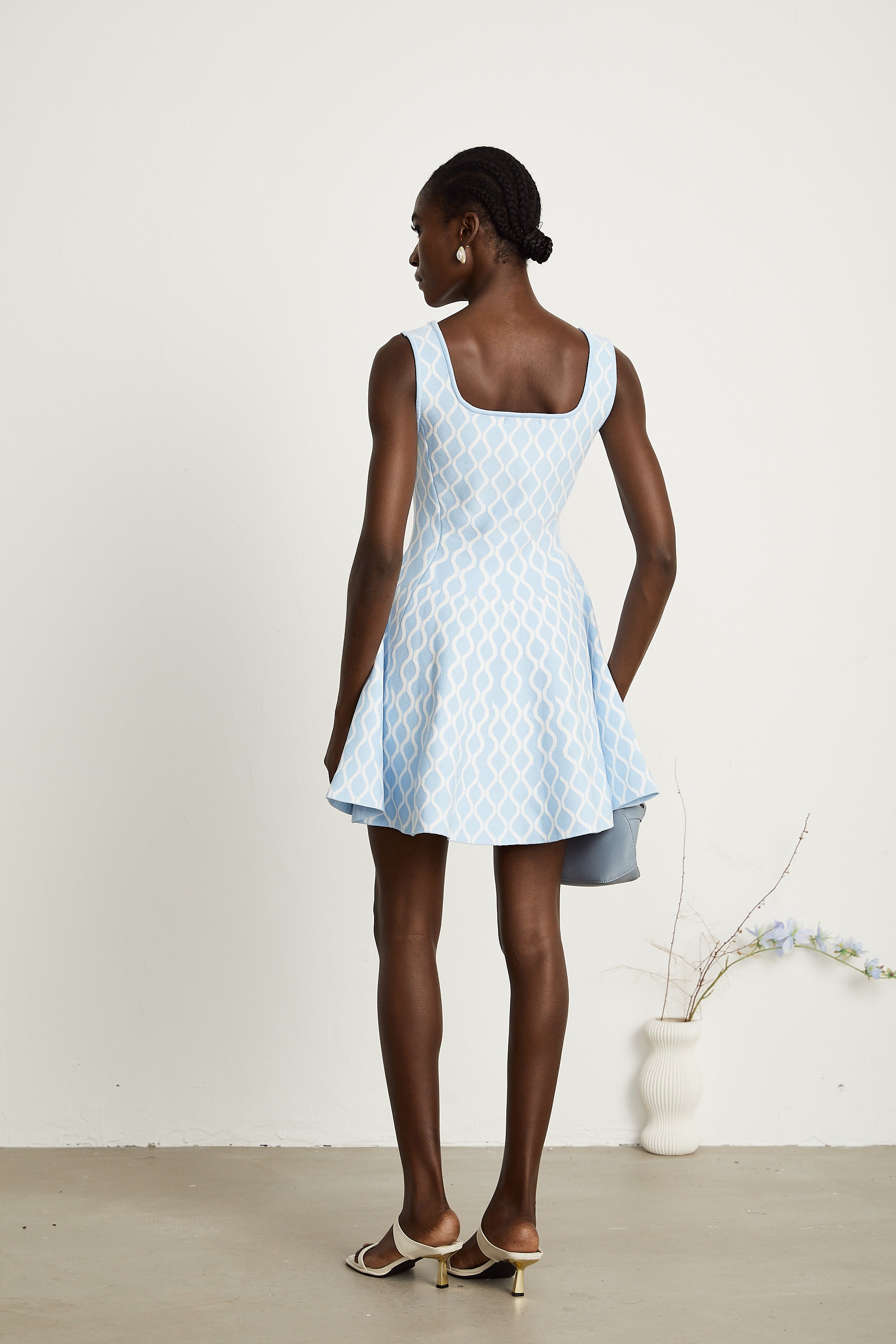 Mini-robe sans manches à motif jacquard Hélène