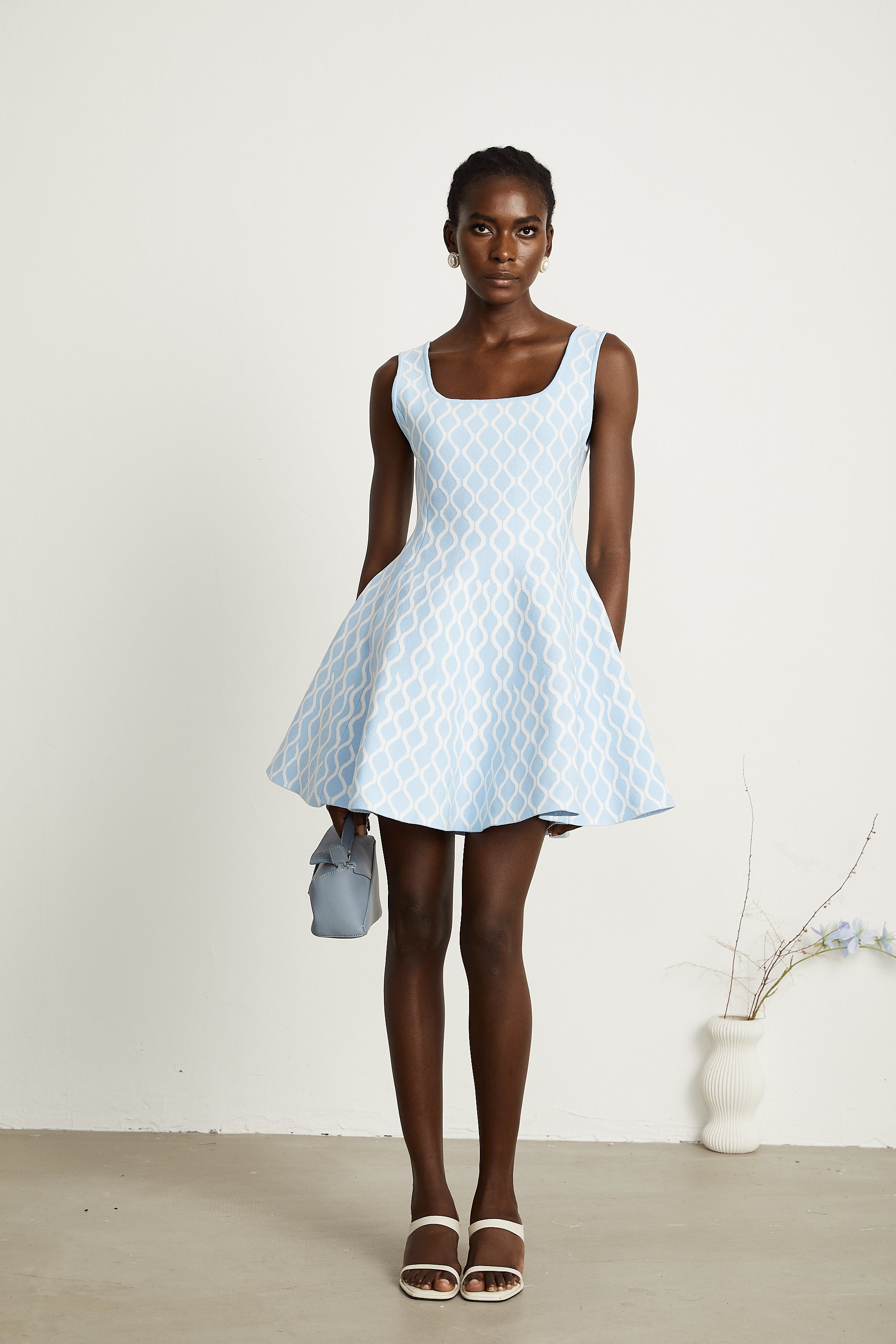 Mini-robe sans manches à motif jacquard Hélène