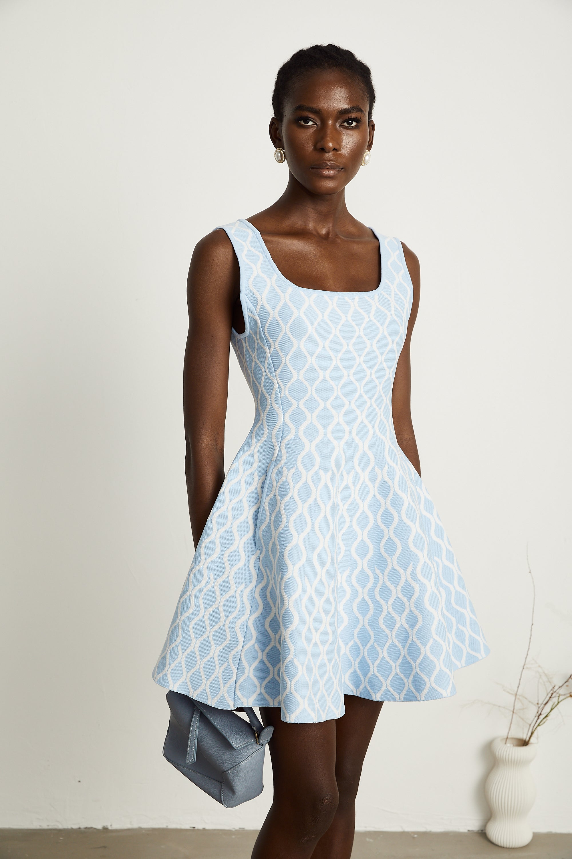 Mini-robe sans manches à motif jacquard Hélène