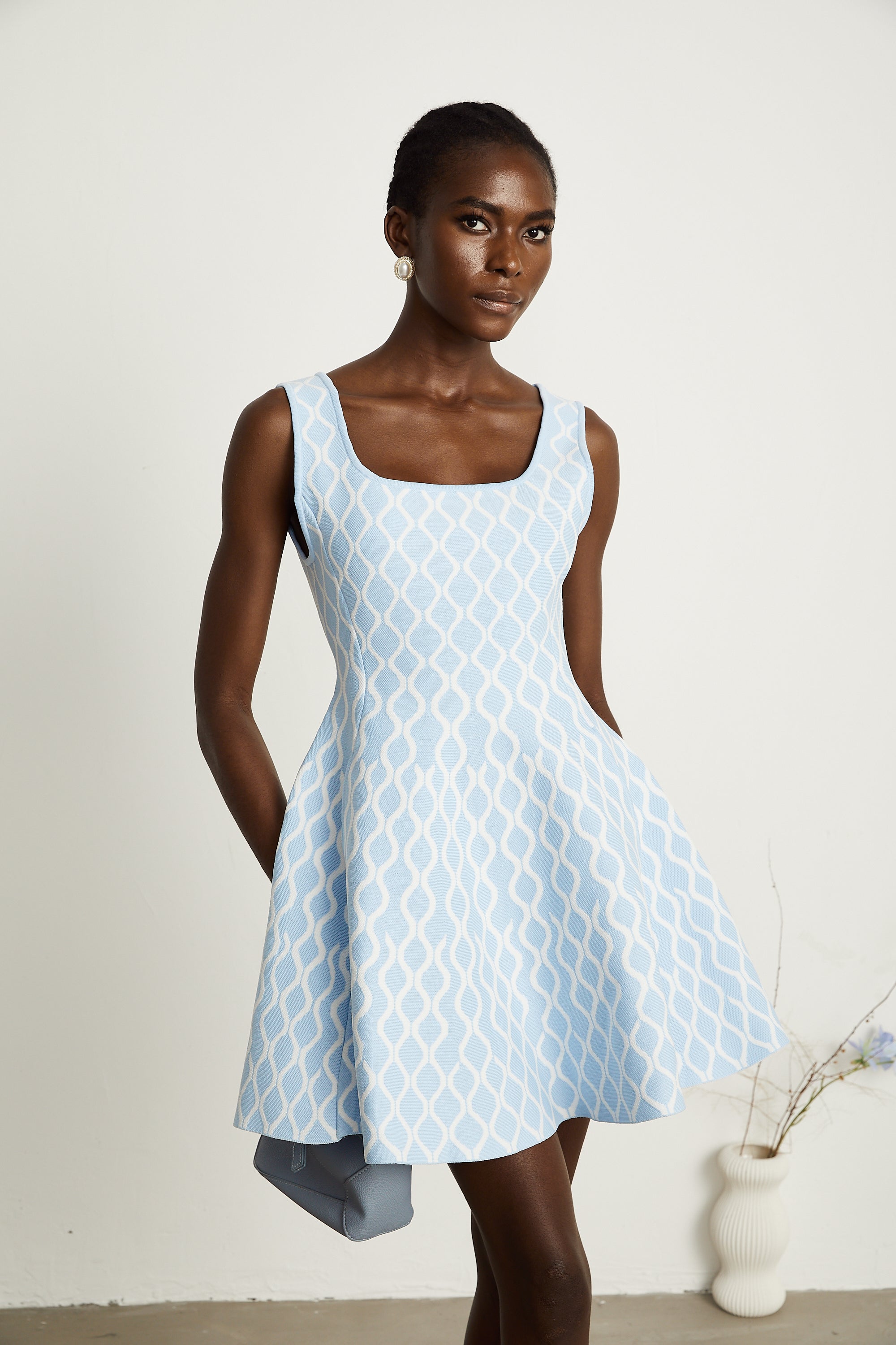 Mini-robe sans manches