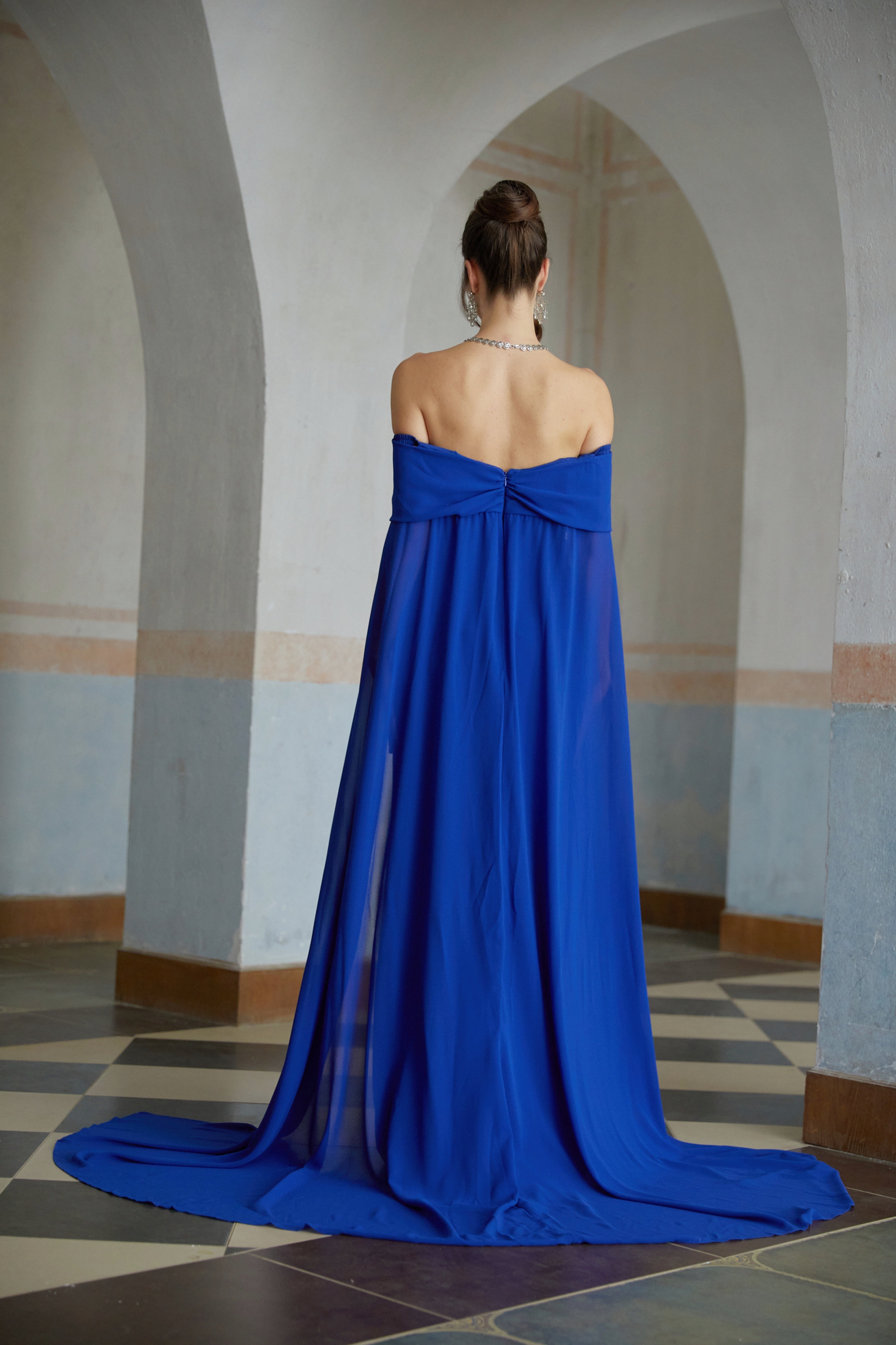 Robe longue froncée « Cape Design » de Jovie Blue (vente définitive)
