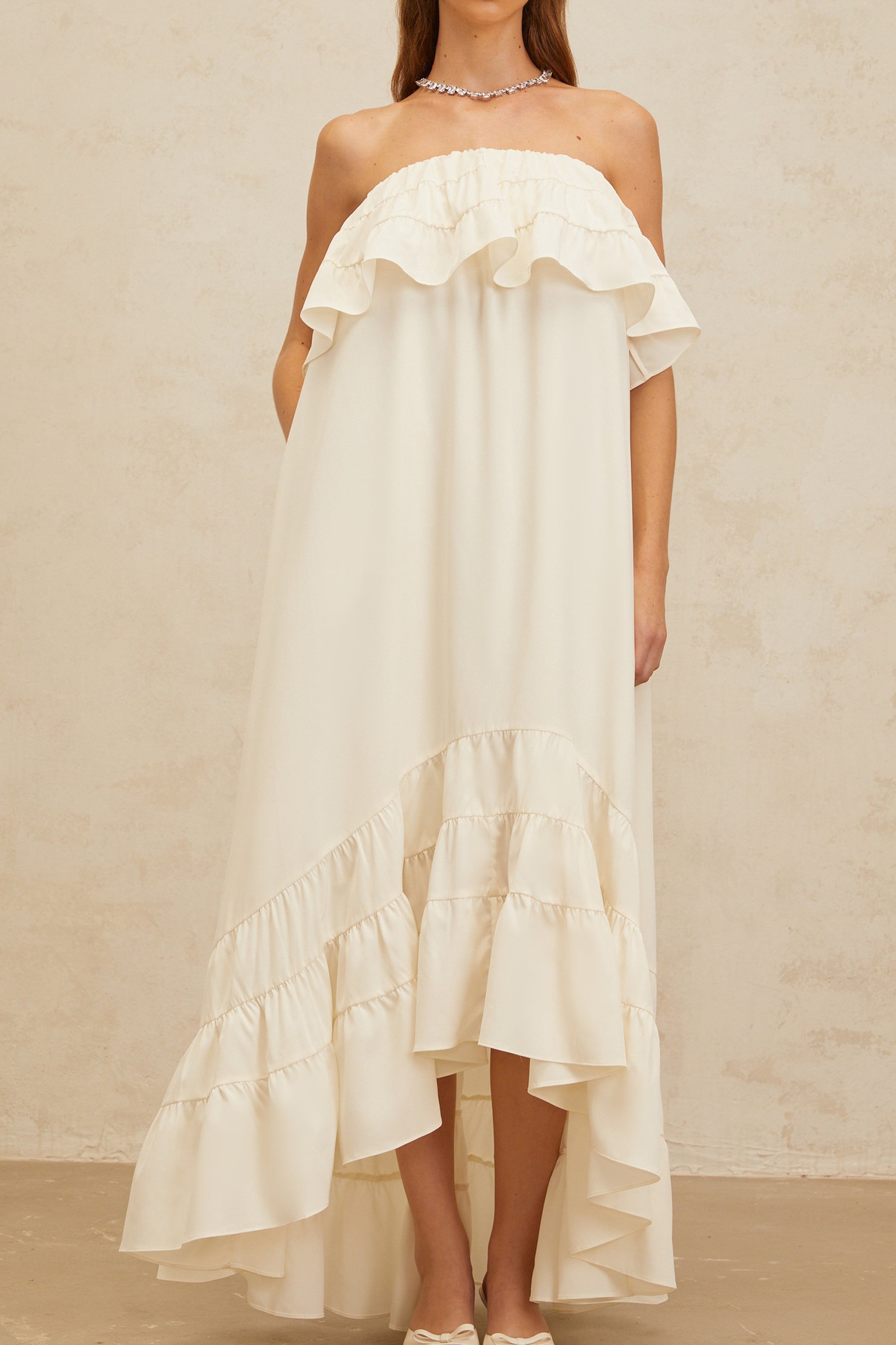 Robe longue froncée à épaules dénudées « Vibrant » de Bénédicte White (Vente définitive)