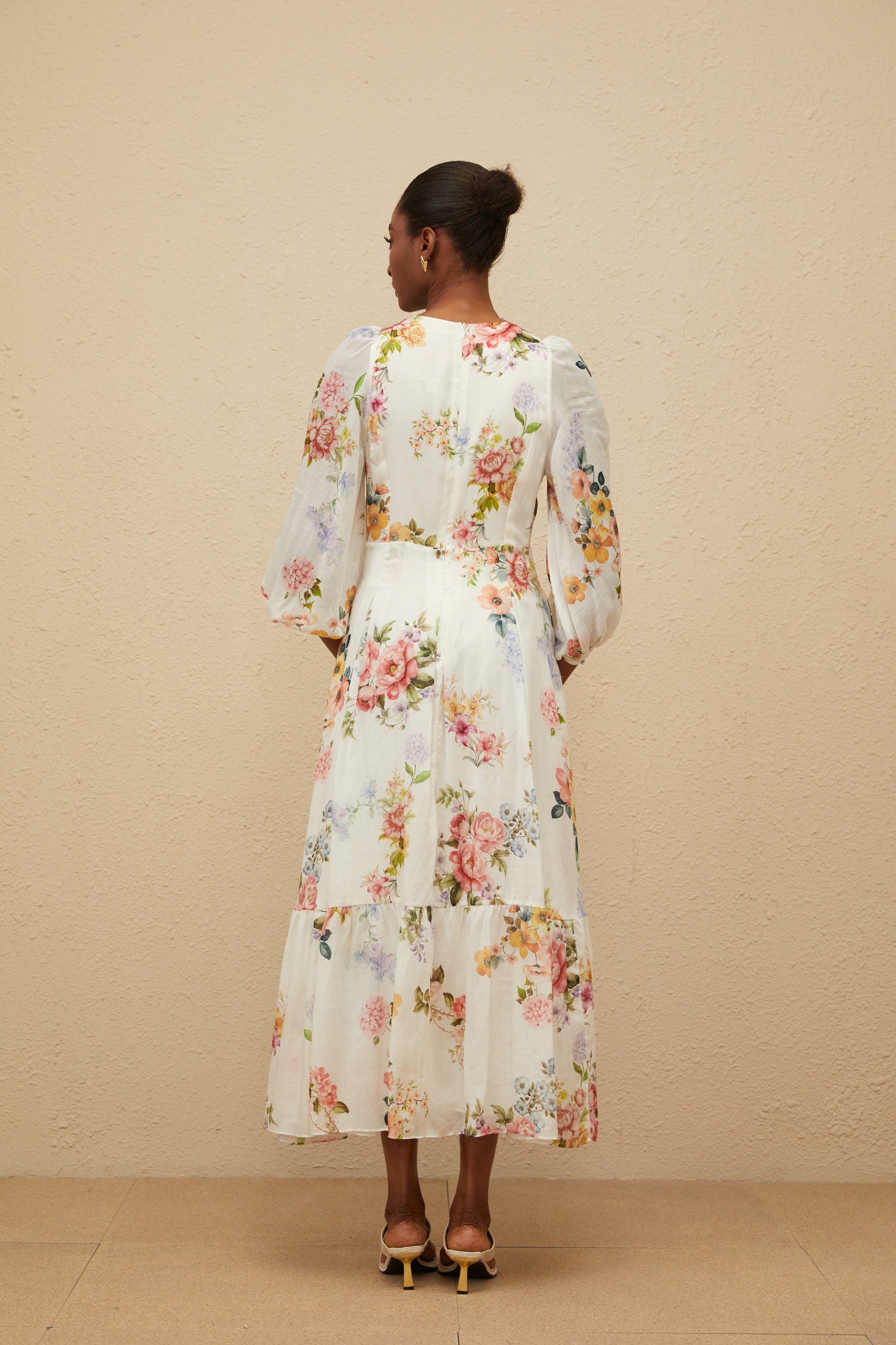Robe midi à col en V et imprimé floral Noémie White (Vente définitive)