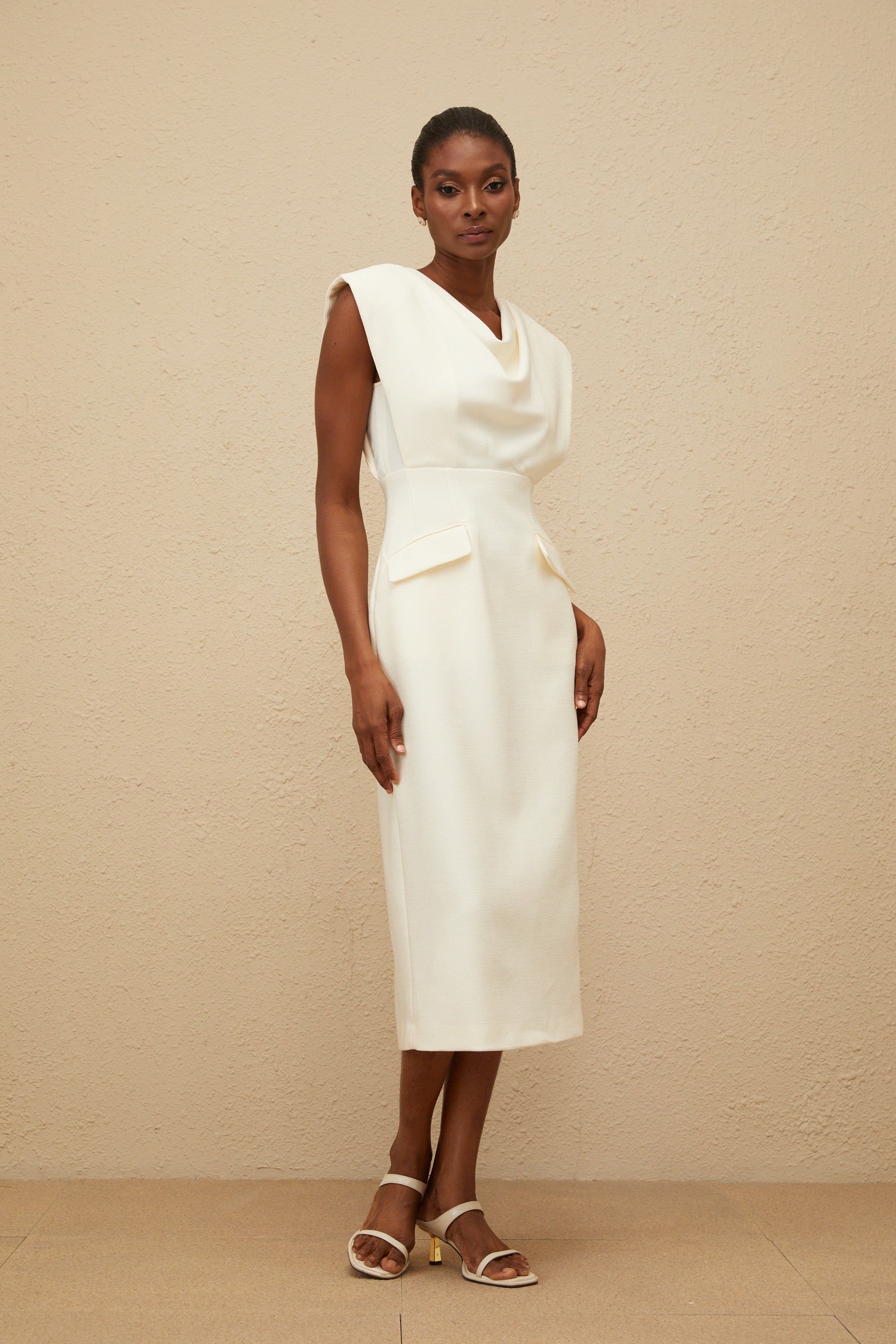 Robe midi crayon à col bénitier Ondine blanche (Vente définitive - États-Unis uniquement)