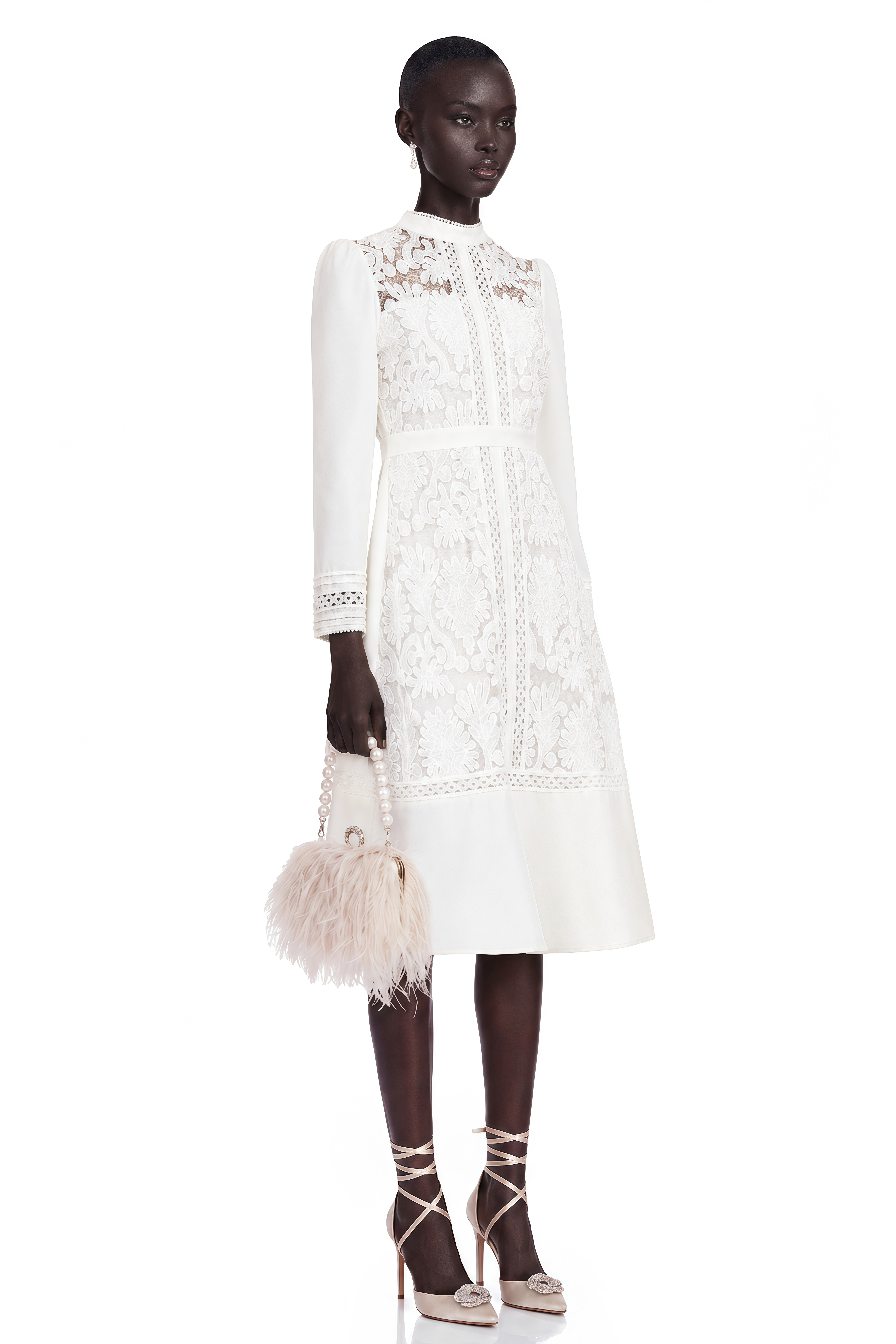 Robe mi-longue brodée à empiècements « Madeleine White »