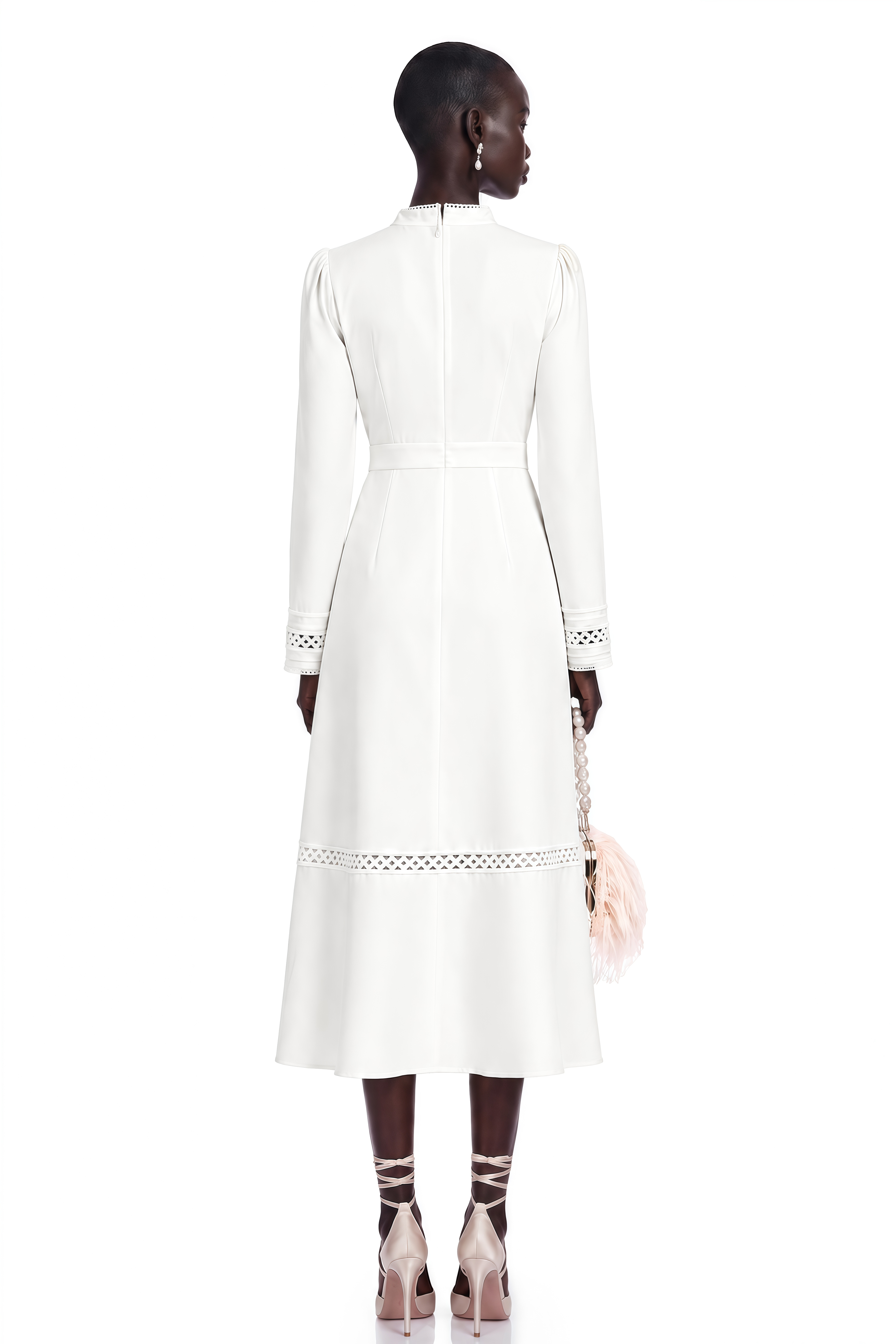 Robe mi-longue brodée à empiècements « Madeleine White »