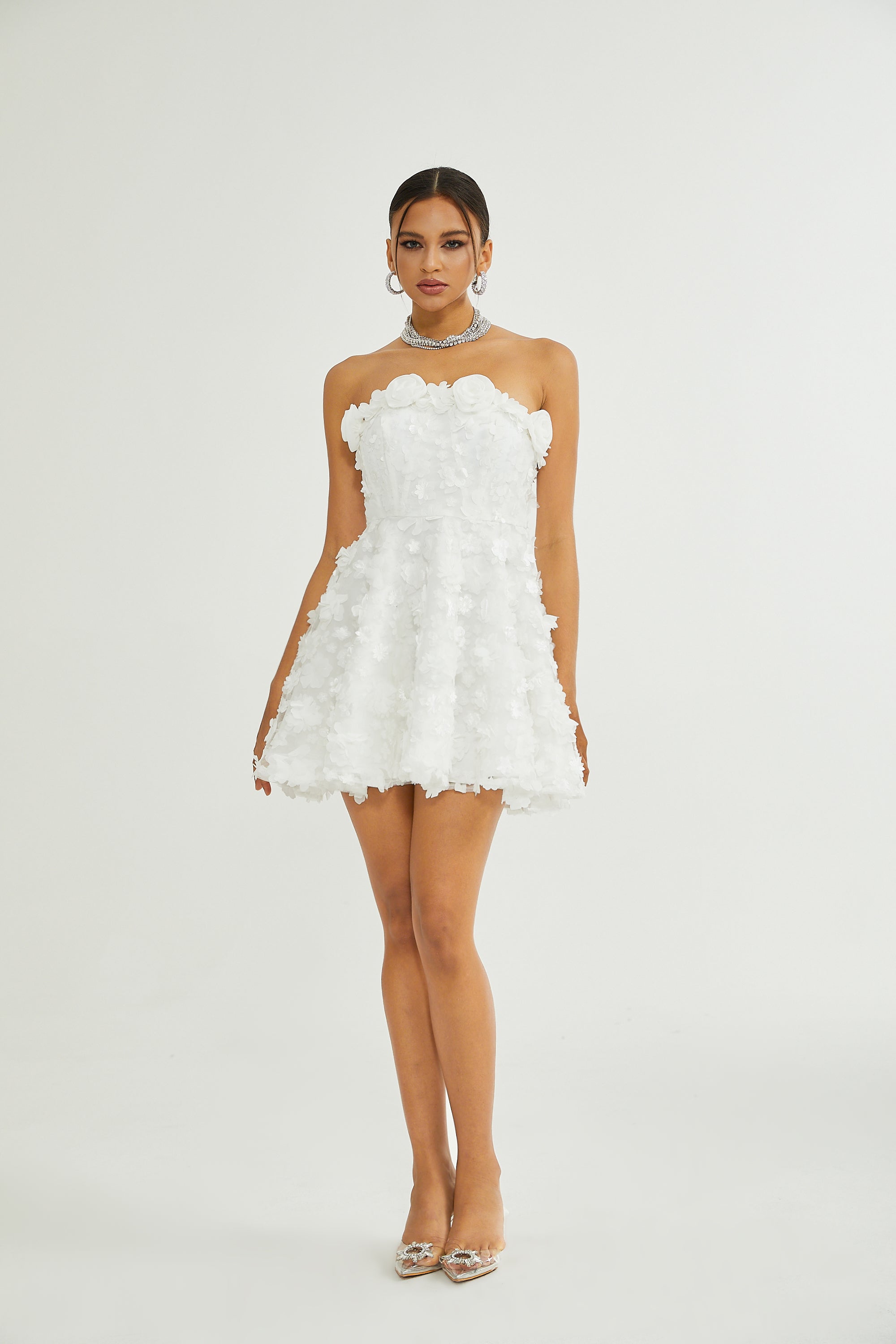 Mini-robe blanche à fleurs artificielles Apolline (Vente définitive - États-Unis uniquement)