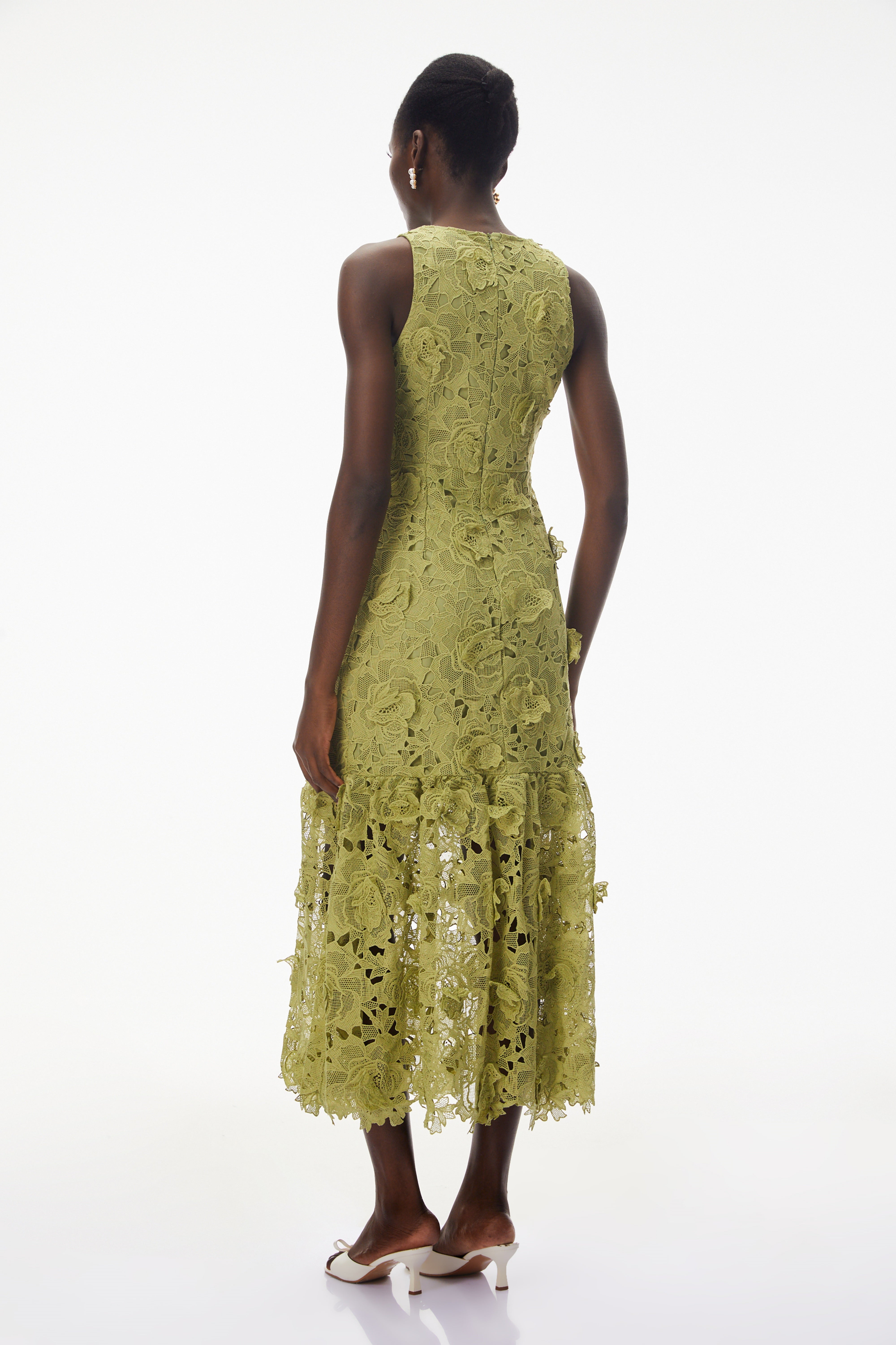 Robe midi Briseis vert olive à motifs floraux en 3D (Vente définitive – États-Unis uniquement)