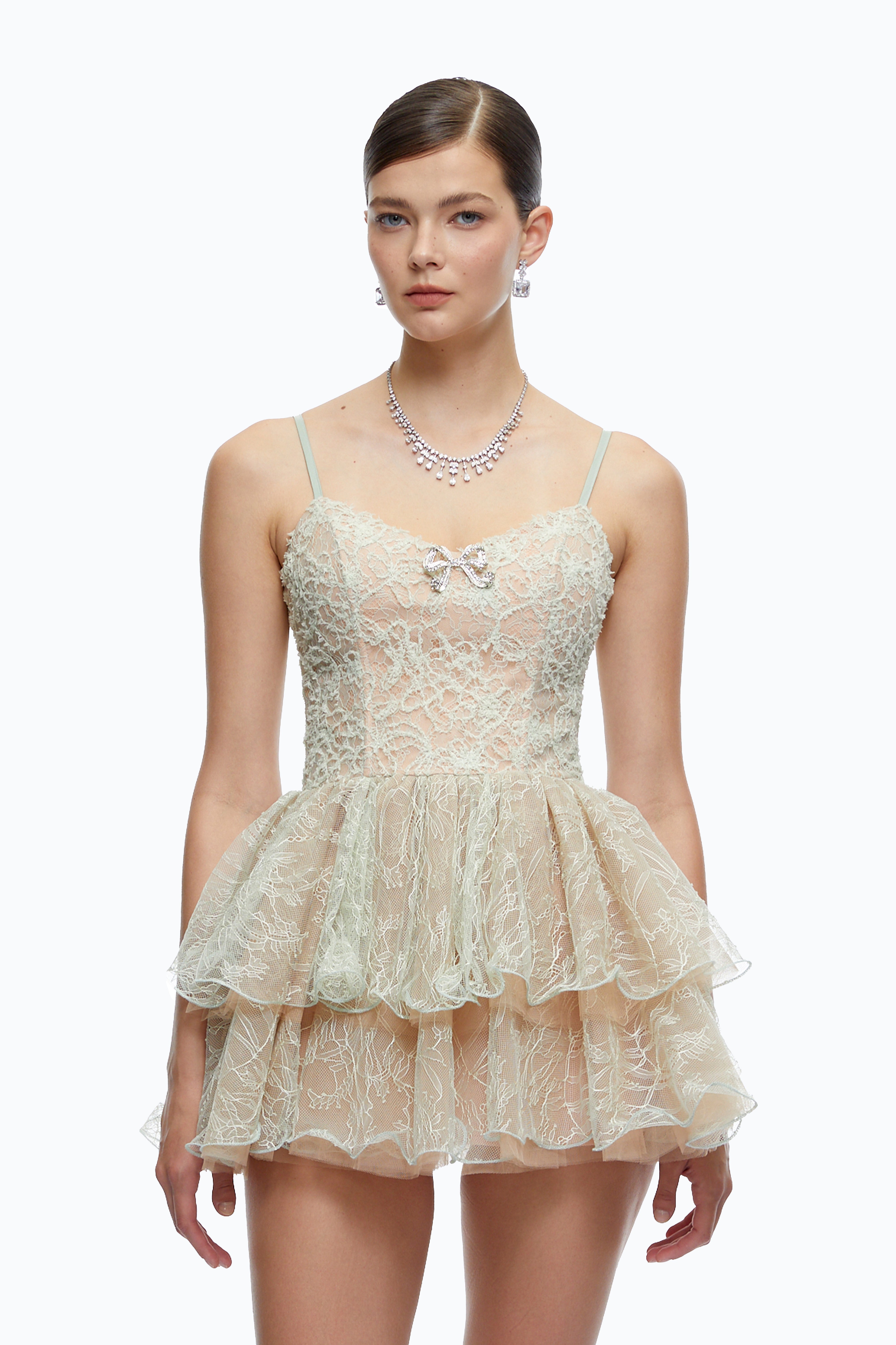 Mini-robe Cassidy vert menthe, en dentelle, à volants et ornements