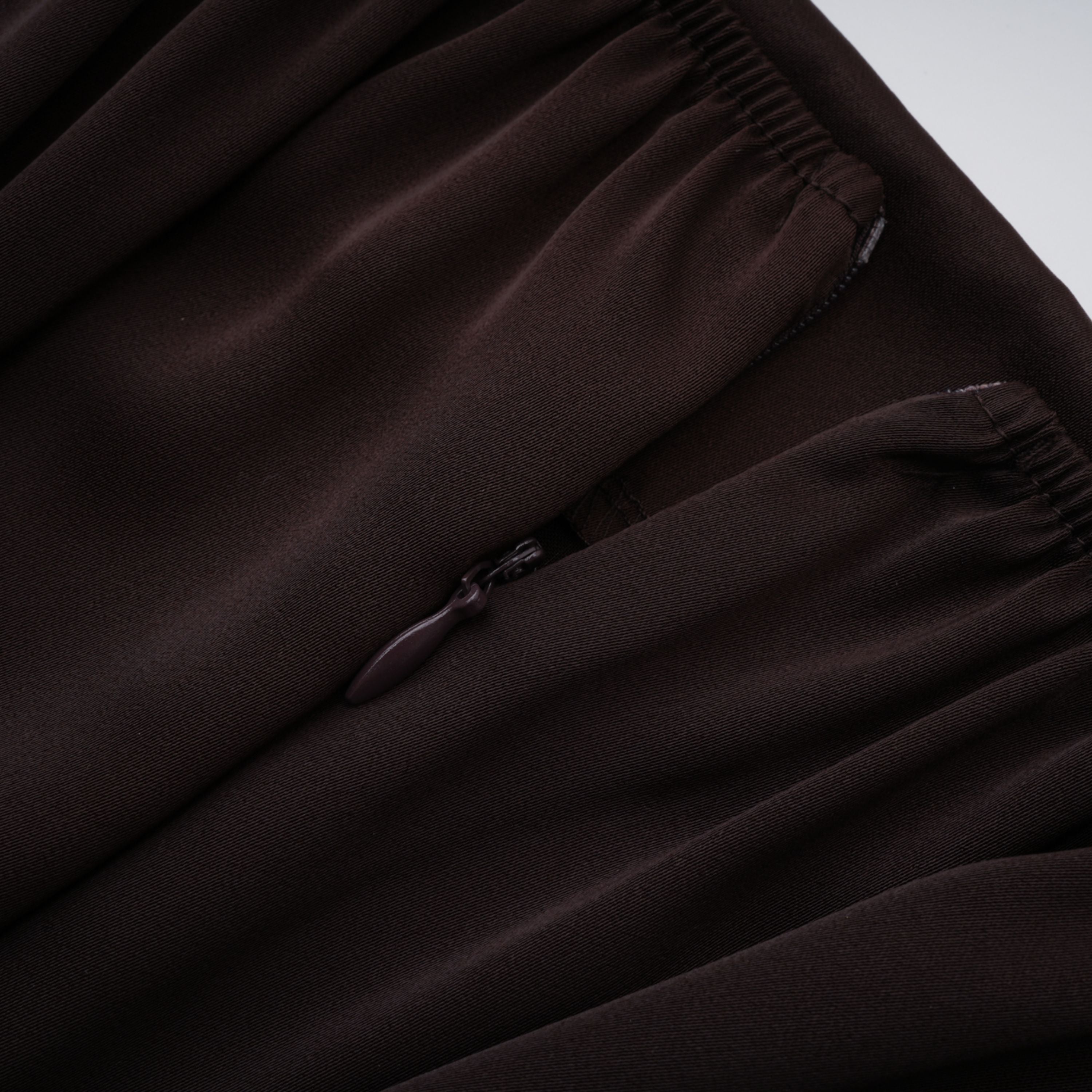 Robe longue à fleurs et dentelle Christa Brown avec cape (Vente définitive - États-Unis uniquement)