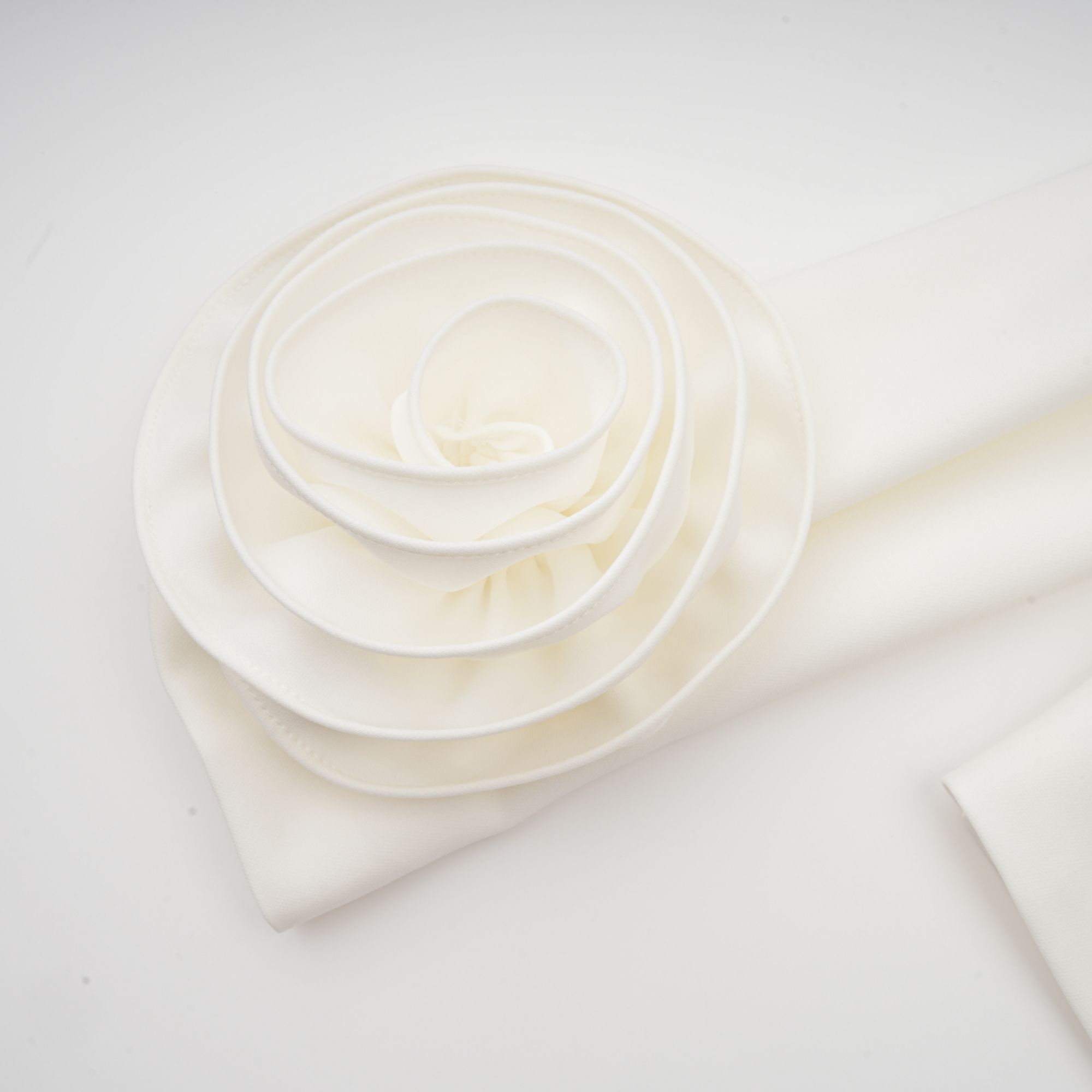 Hilaire white 3d-petal top & skirt matching set (Final Sale-US Only)