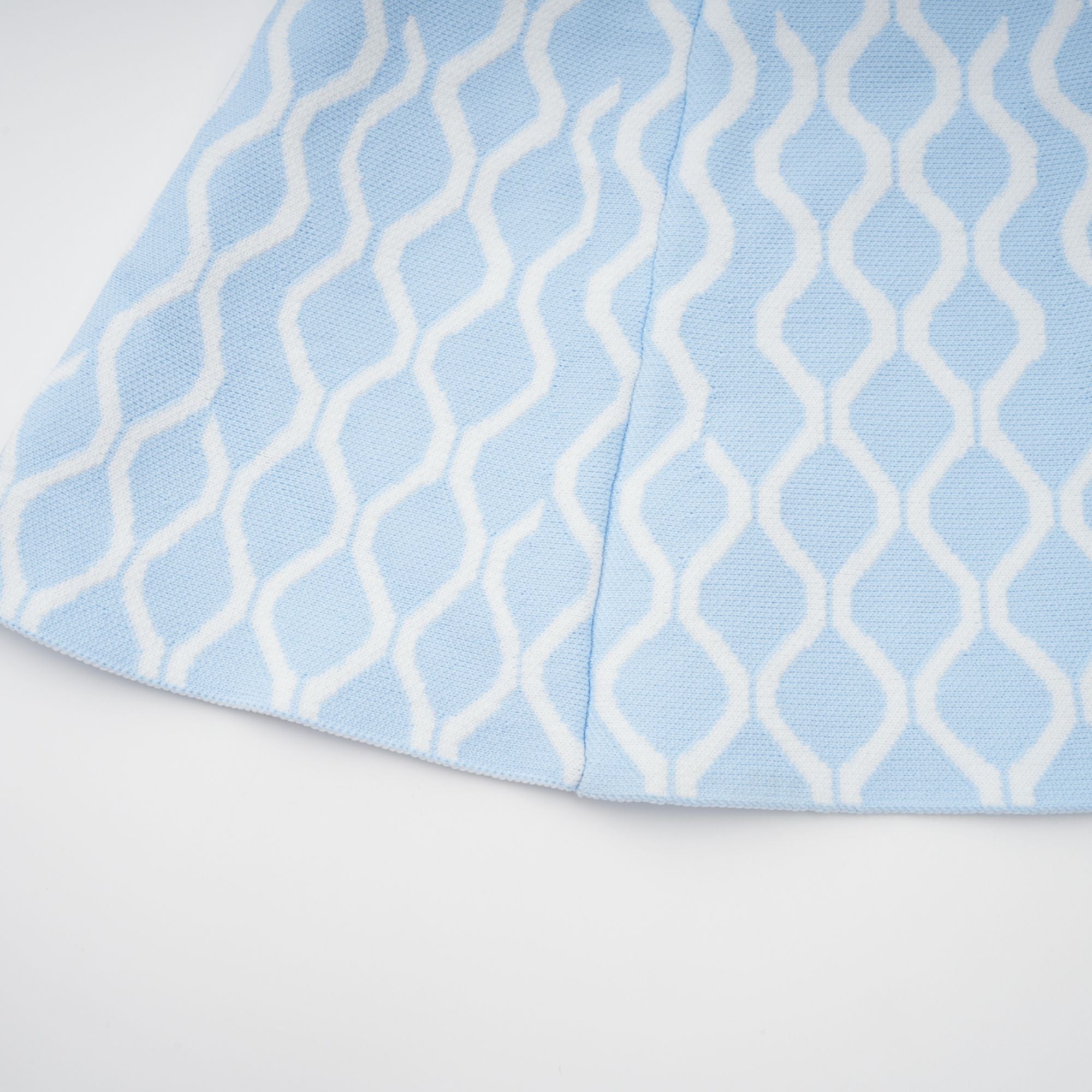 Mini-robe sans manches à motif jacquard Hélène