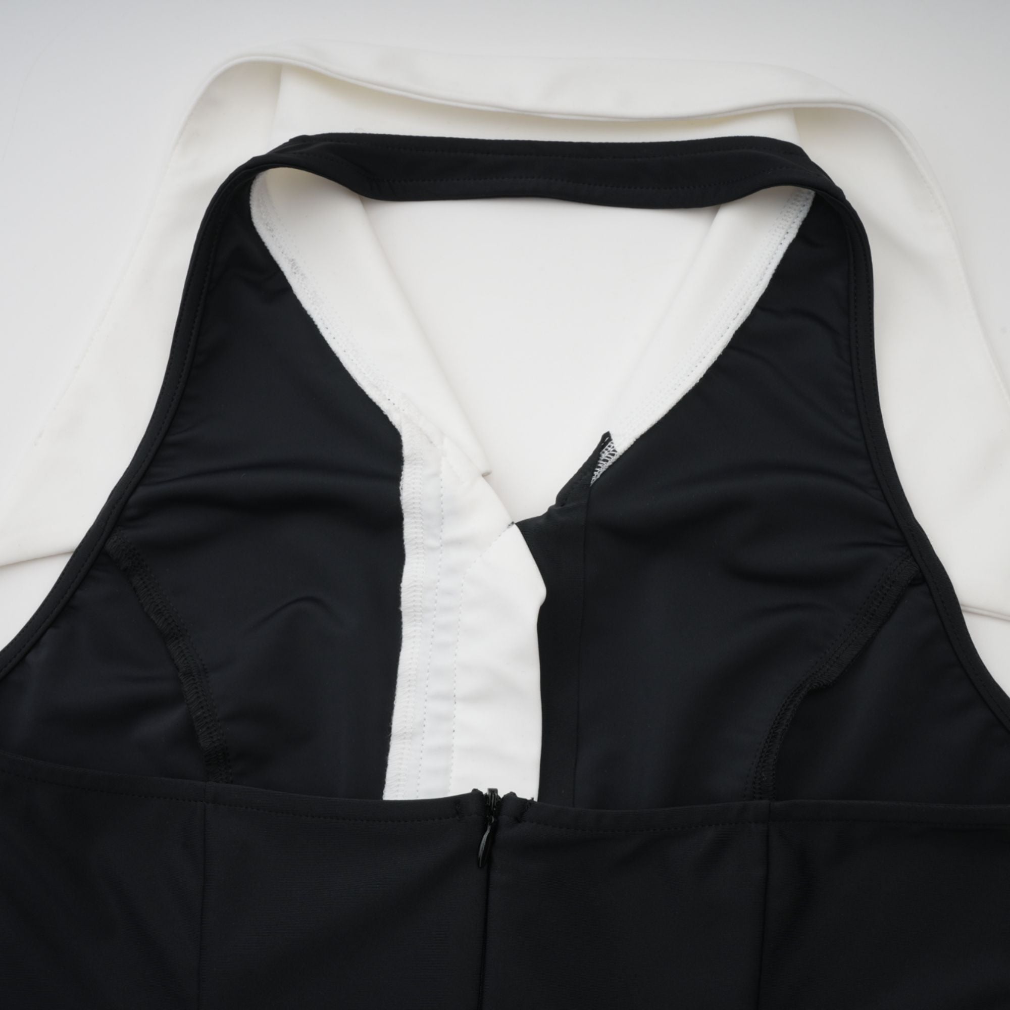 Robe longue ajustée à motifs color-block « Alessandra »