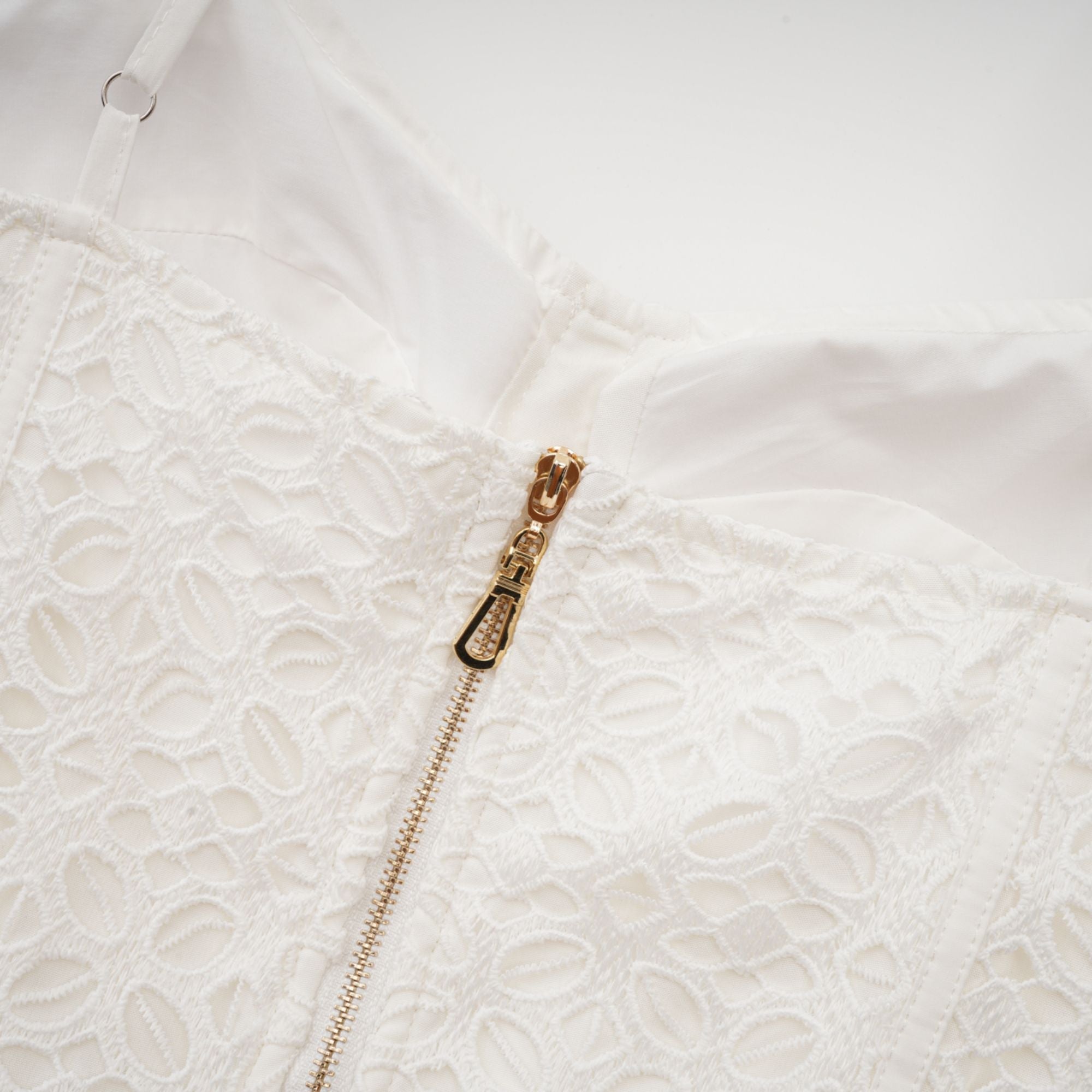 Robe midi en coton à découpes et ceinture Catriona (Vente définitive - États-Unis uniquement)