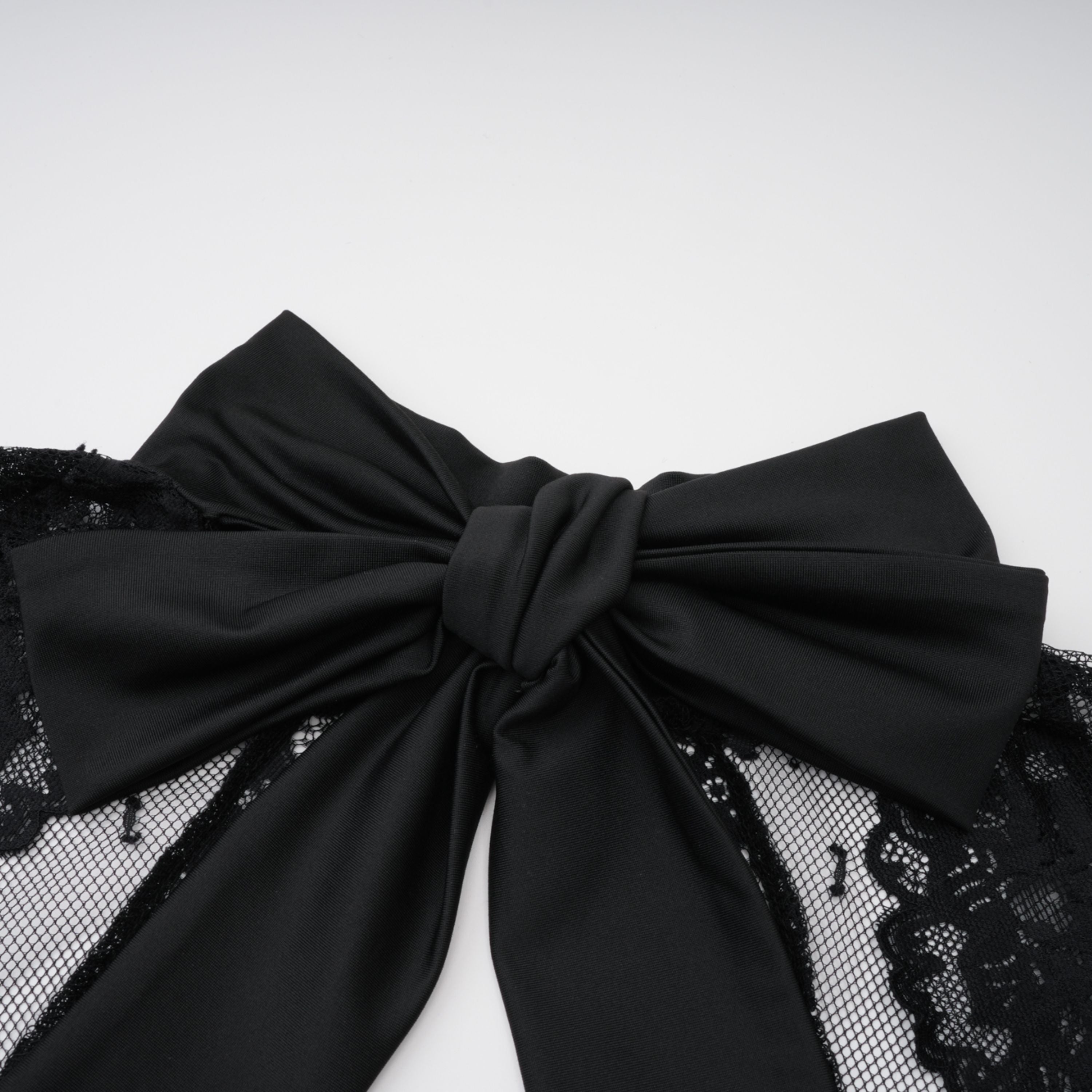 Robe longue à empiècements en dentelle noire