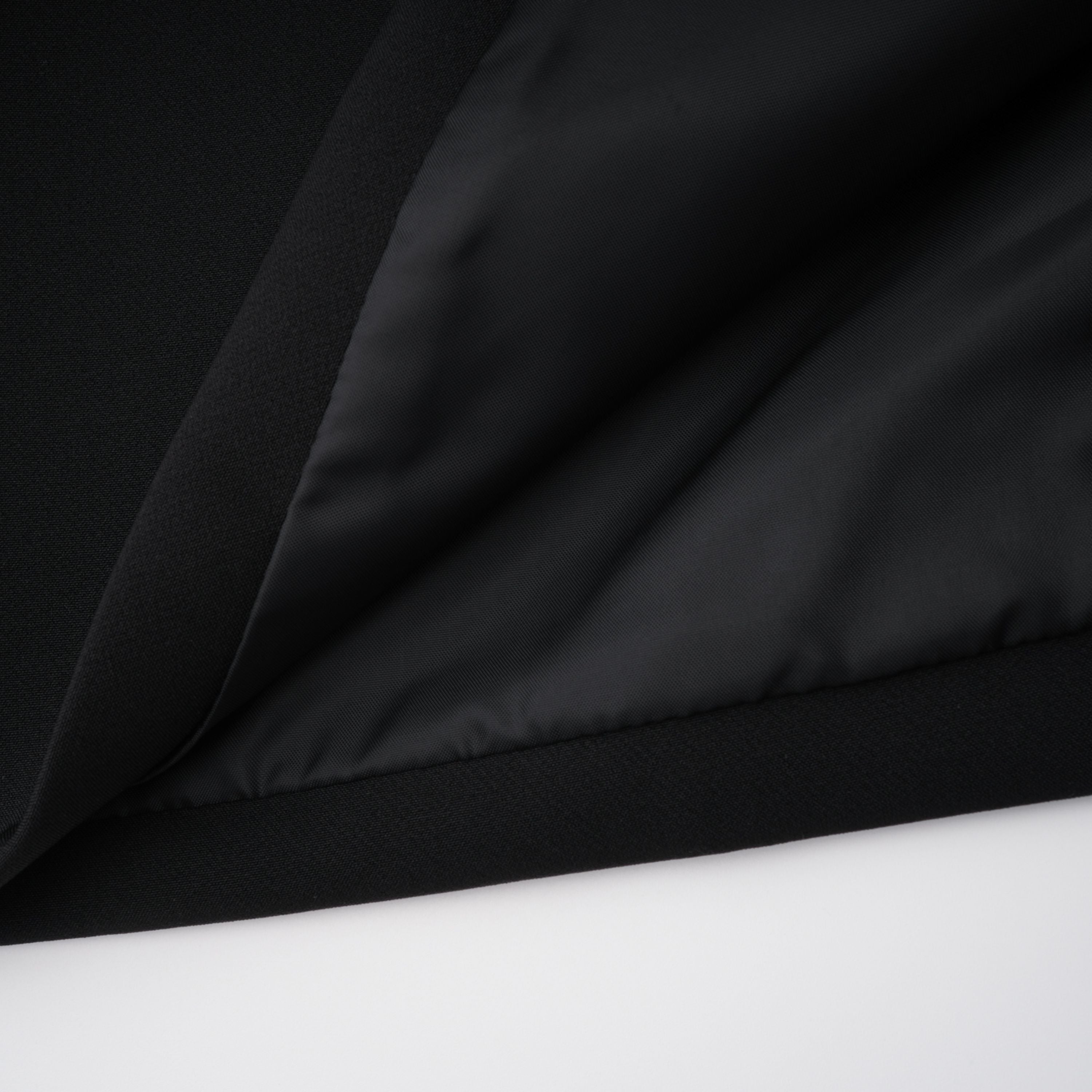 Robe longue à empiècements en dentelle noire