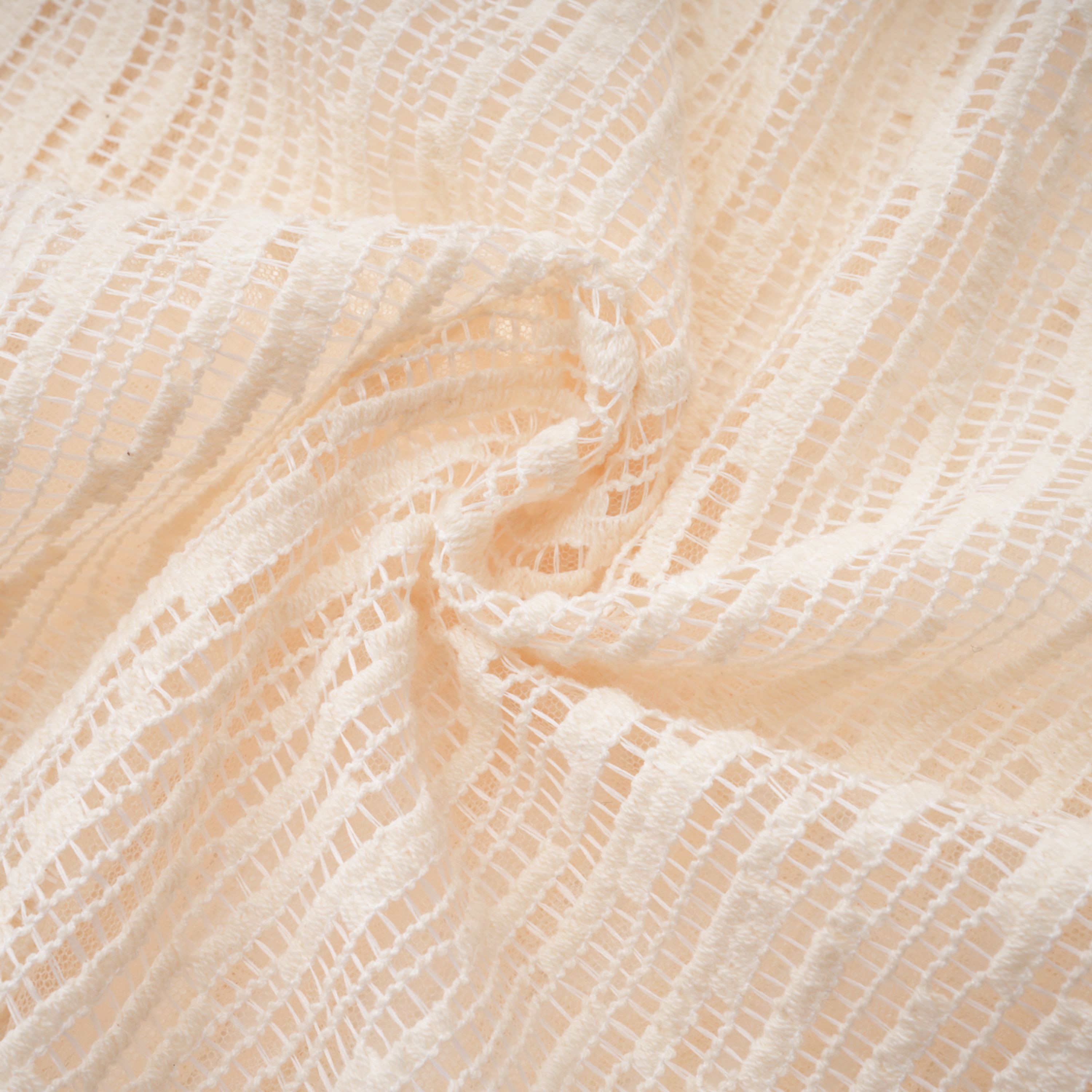 Robe mi-longue asymétrique texturée à fronces