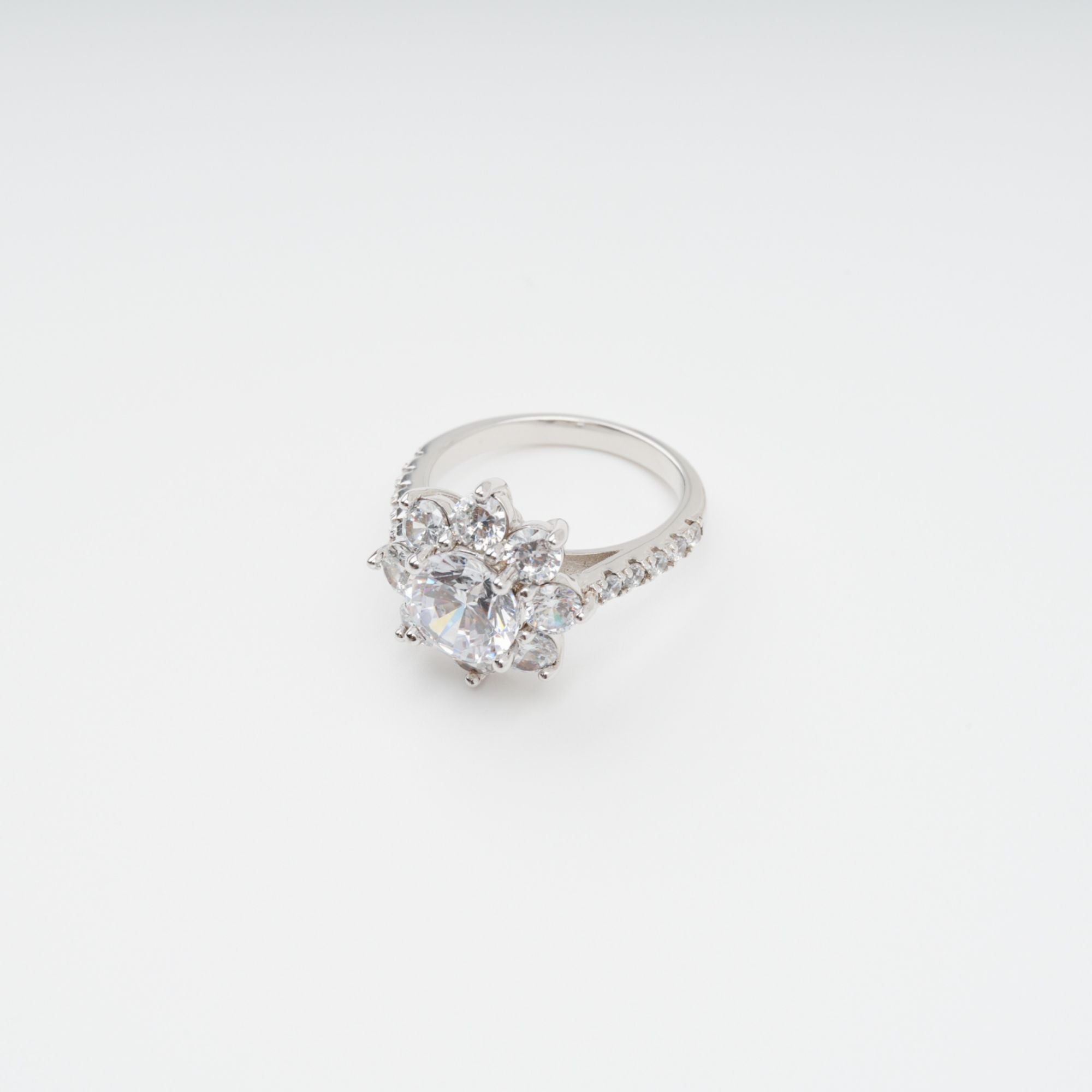 Émilie Sterling Silver Flower Shaped Zircon Gemstone Ring