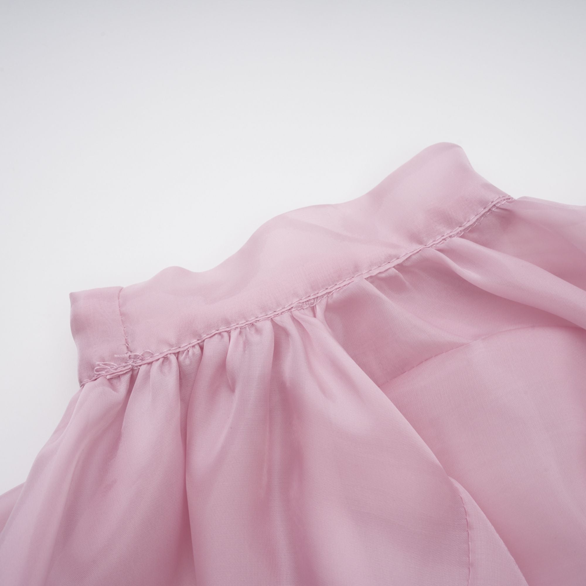 Mini-robe rose brillante à ourlet bouffant