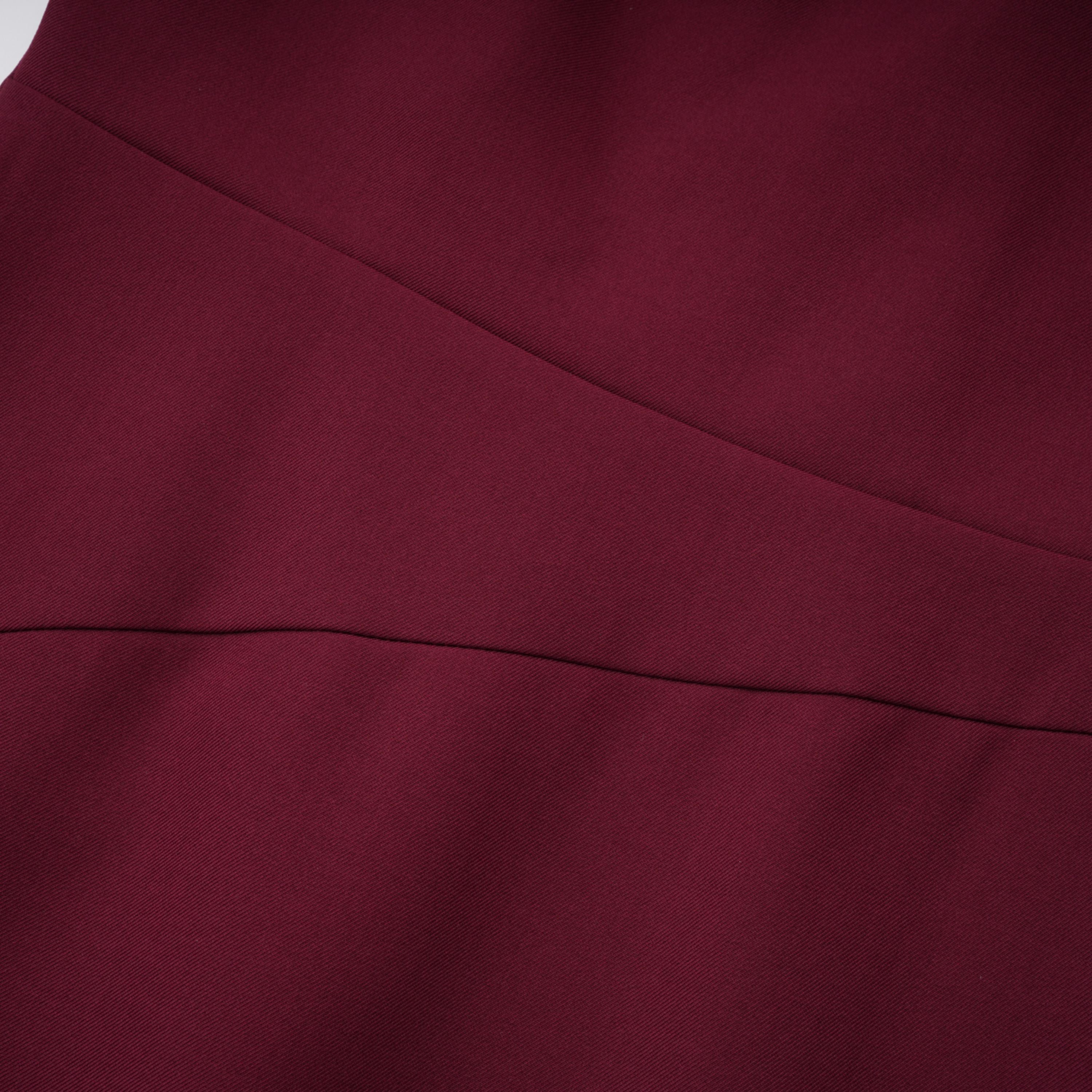 Robe longue asymétrique type cape « Wren Burgundy » (Vente définitive – États-Unis uniquement)