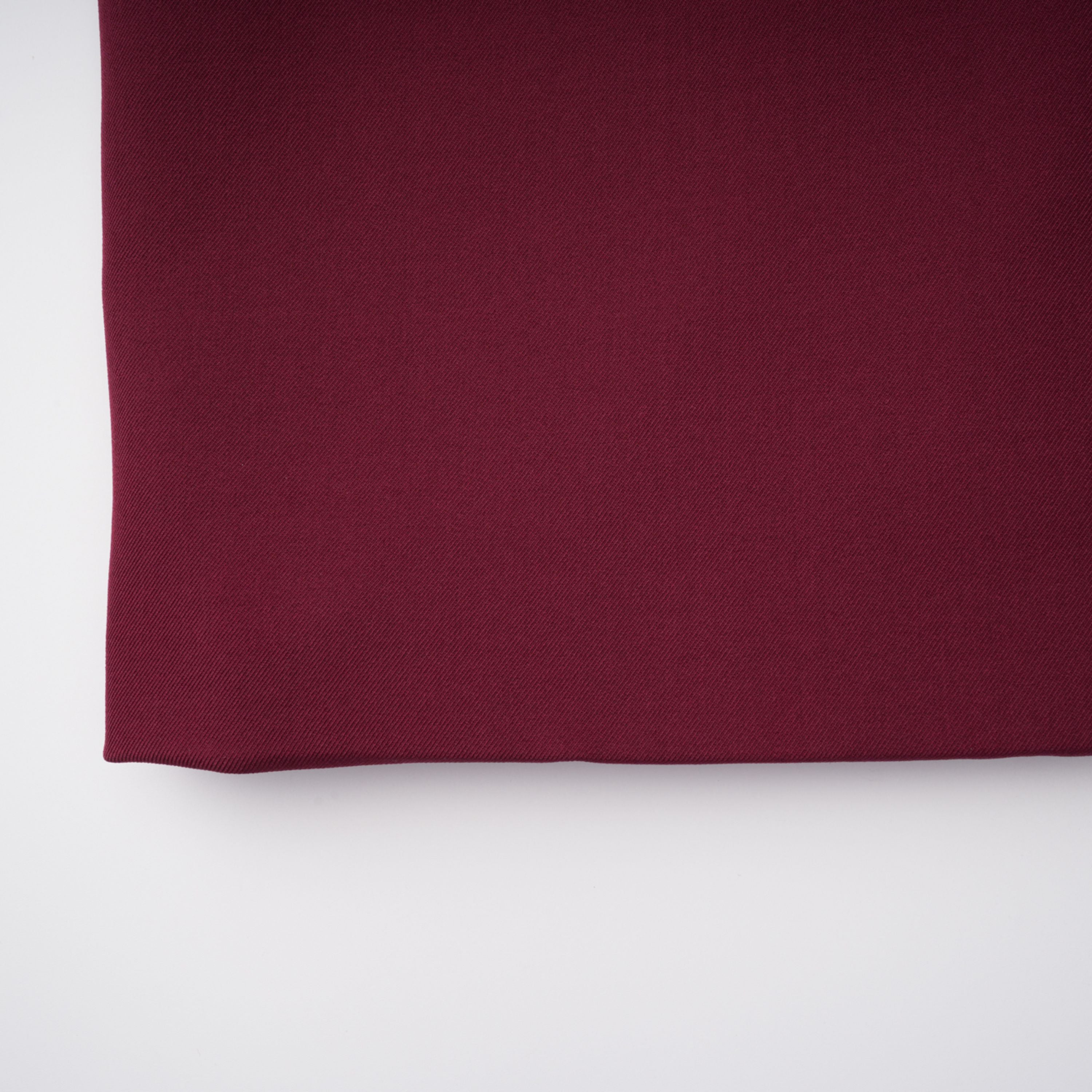 Robe longue asymétrique type cape « Wren Burgundy » (Vente définitive – États-Unis uniquement)