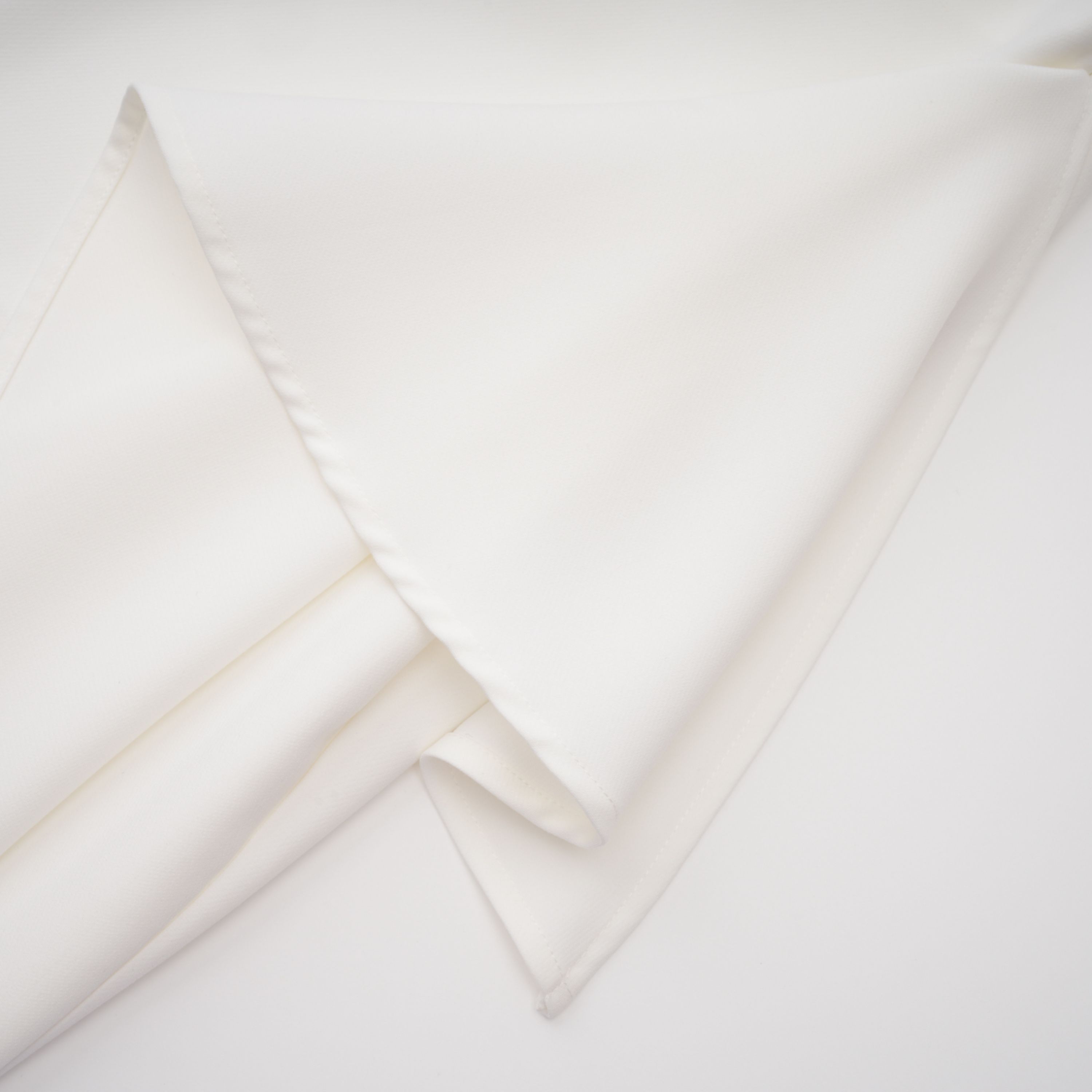 Robe midi froncée asymétrique Kare White (Vente définitive - États-Unis uniquement)