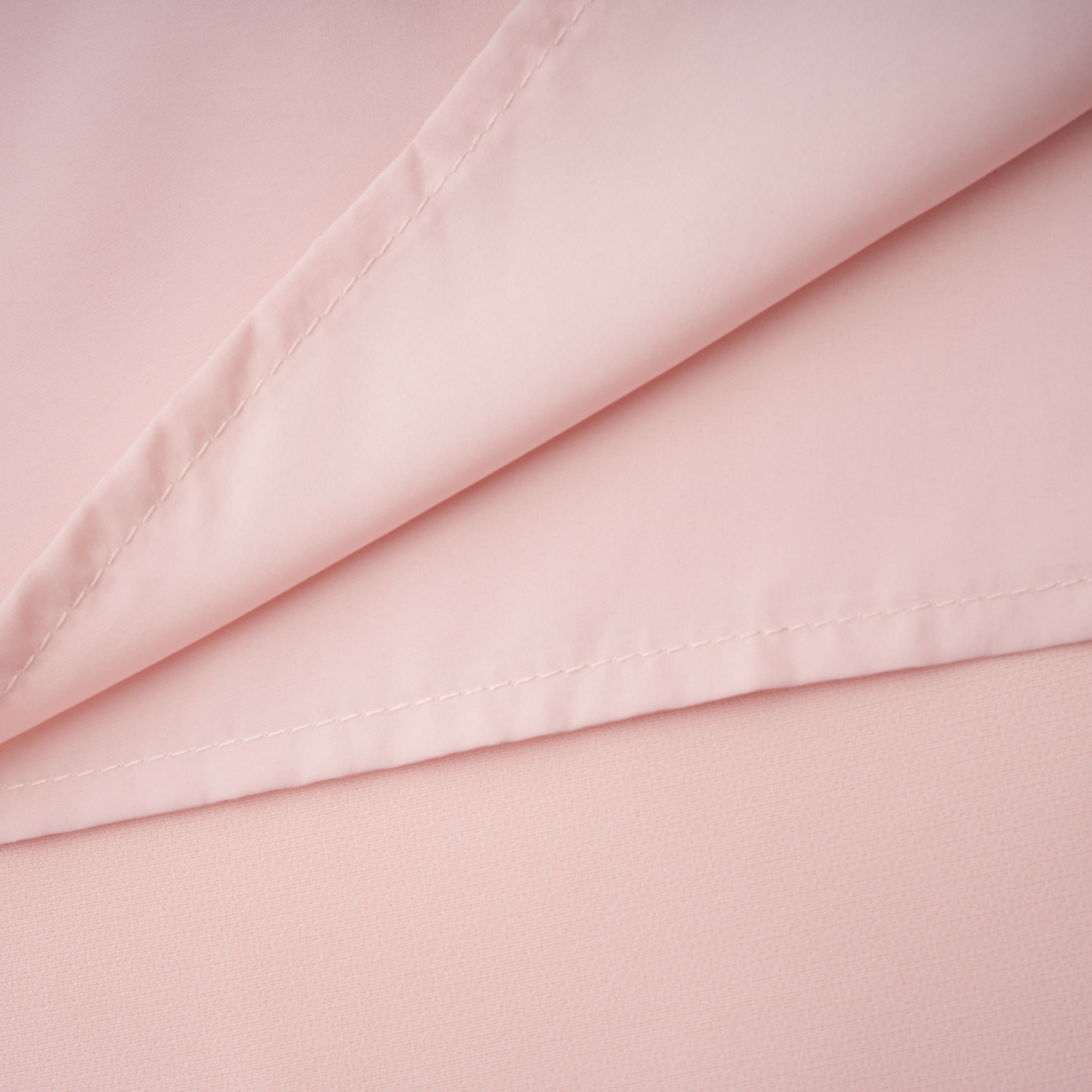 Robe de soirée rose ornée de cristaux