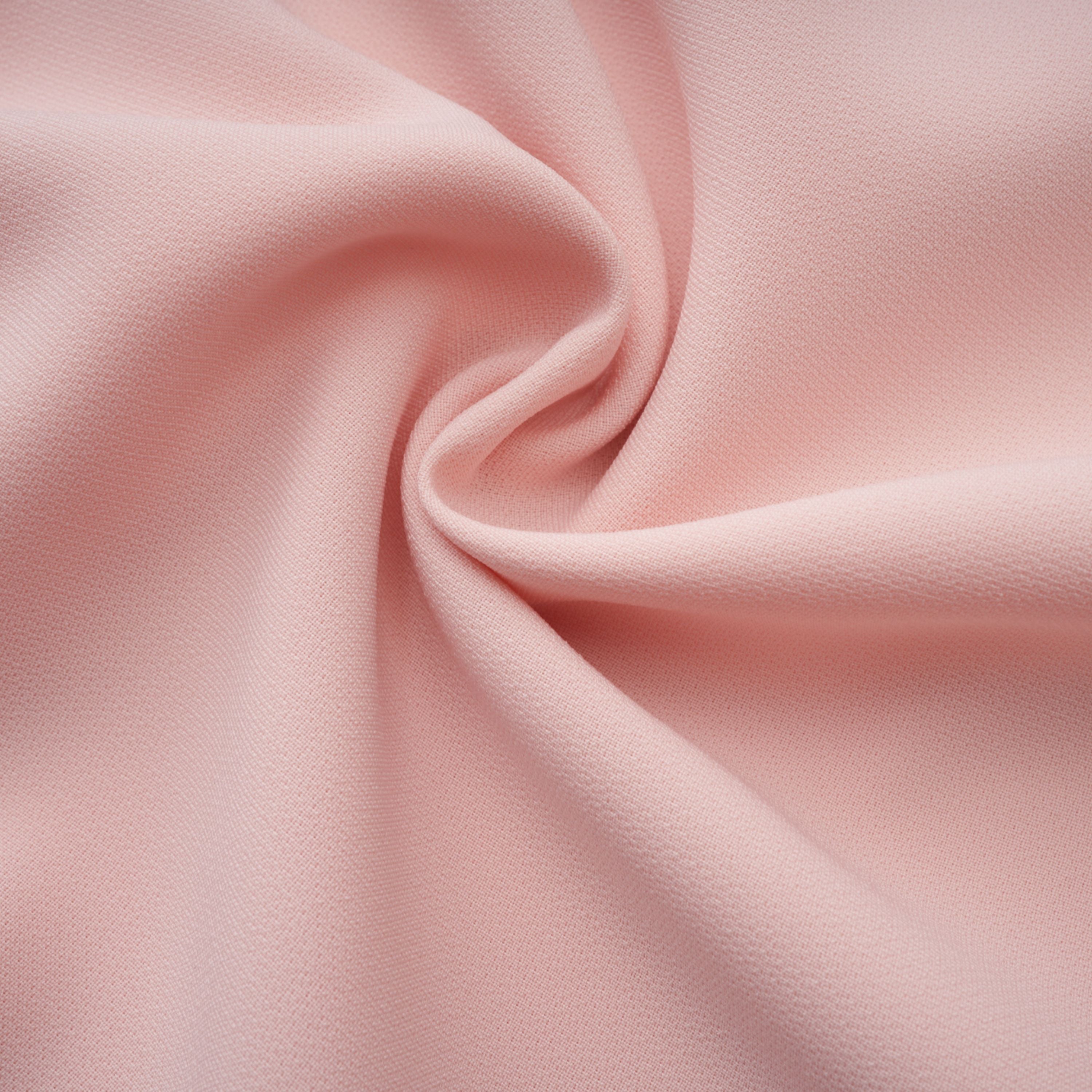 Robe de soirée rose ornée de cristaux
