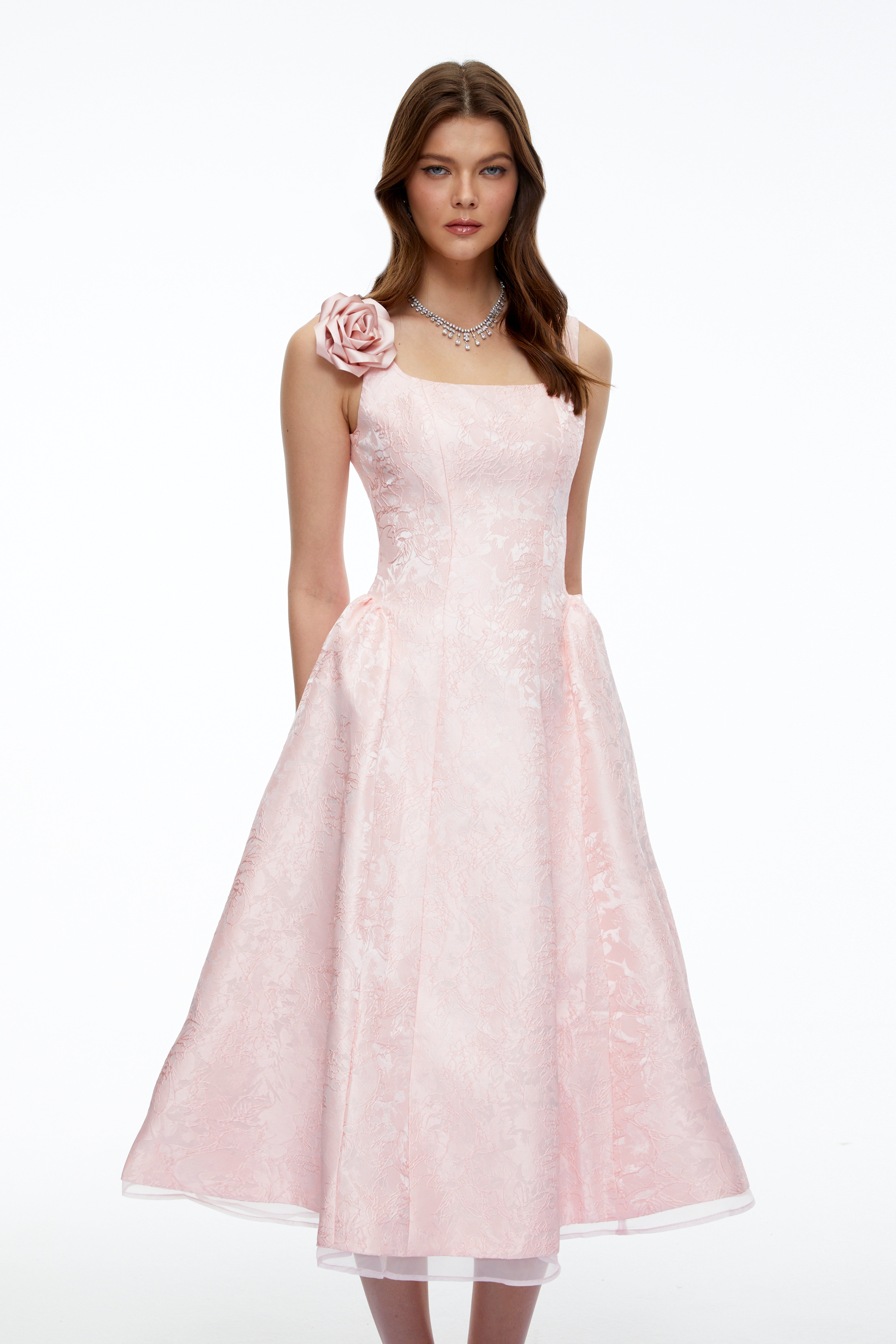Robe midi à fleurs Edwina Pink à encolure carrée