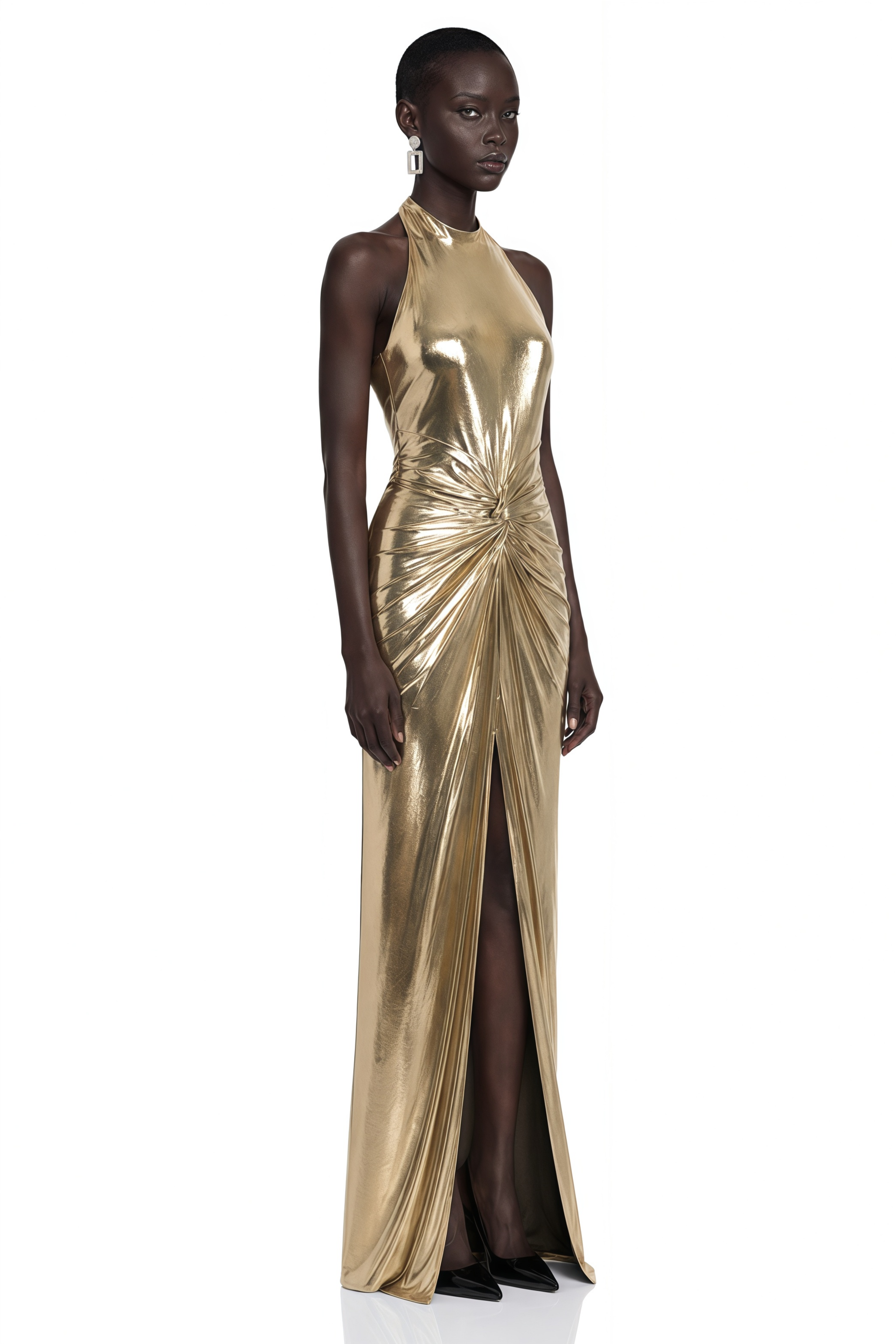 Robe longue à col dos nu et fente « Champagne Metallic » de Lysithea