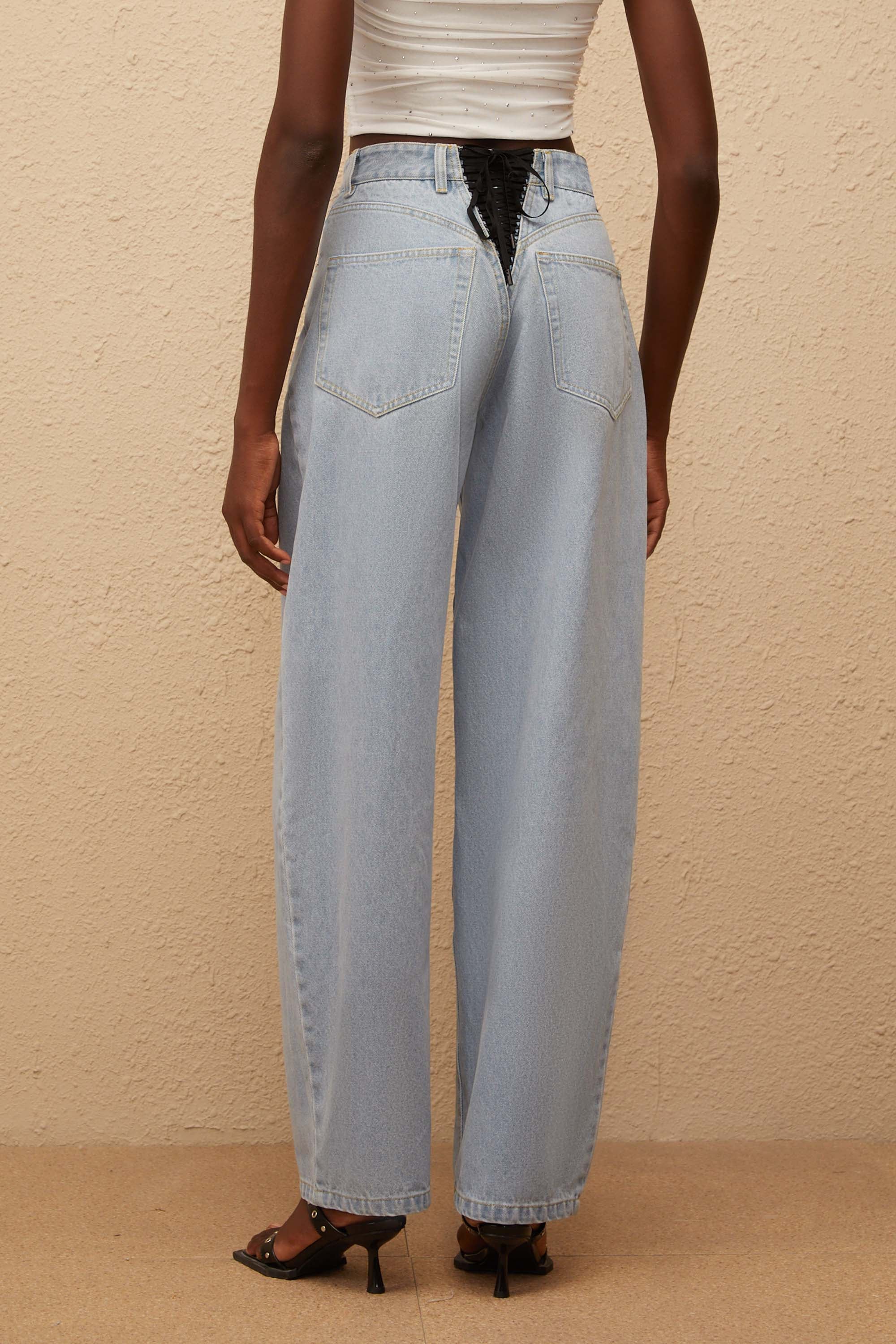 جينز واسع الساق باللون الأزرق الفاتح من Alix Light Blue Deinm