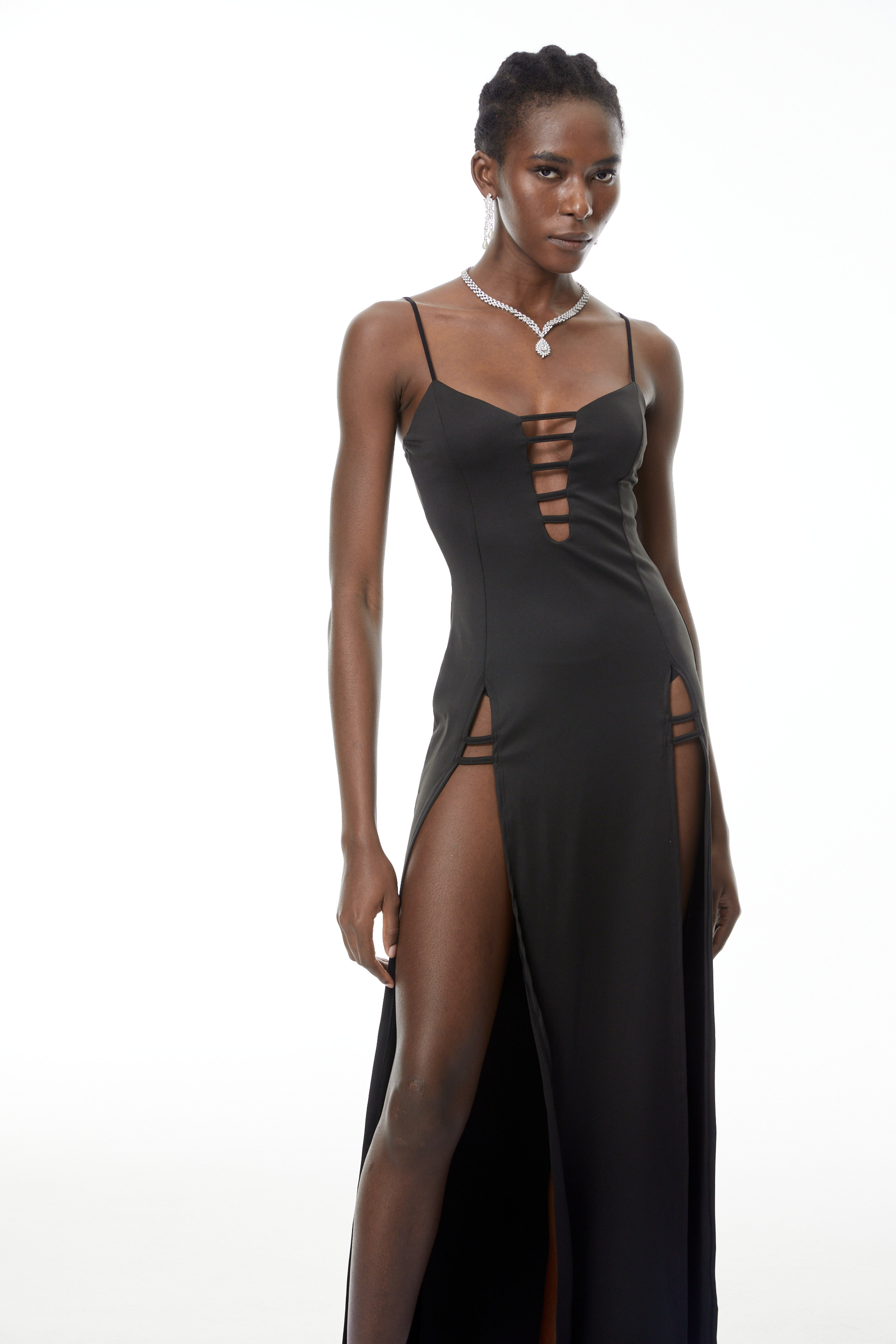Robe longue à découpes Oona Black avec fente haute