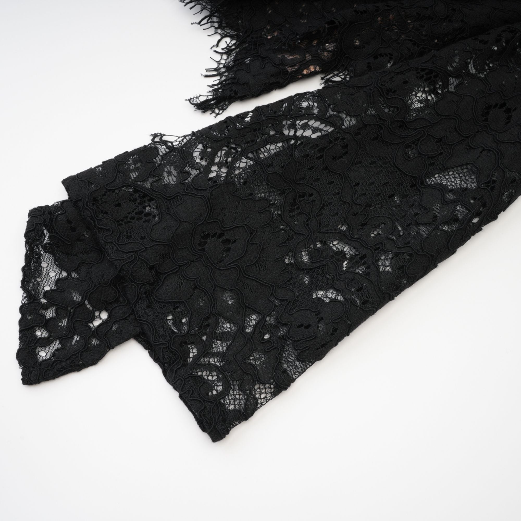 Robe en dentelle Kylitha - Miss Rosier - Boutique en ligne pour femmes